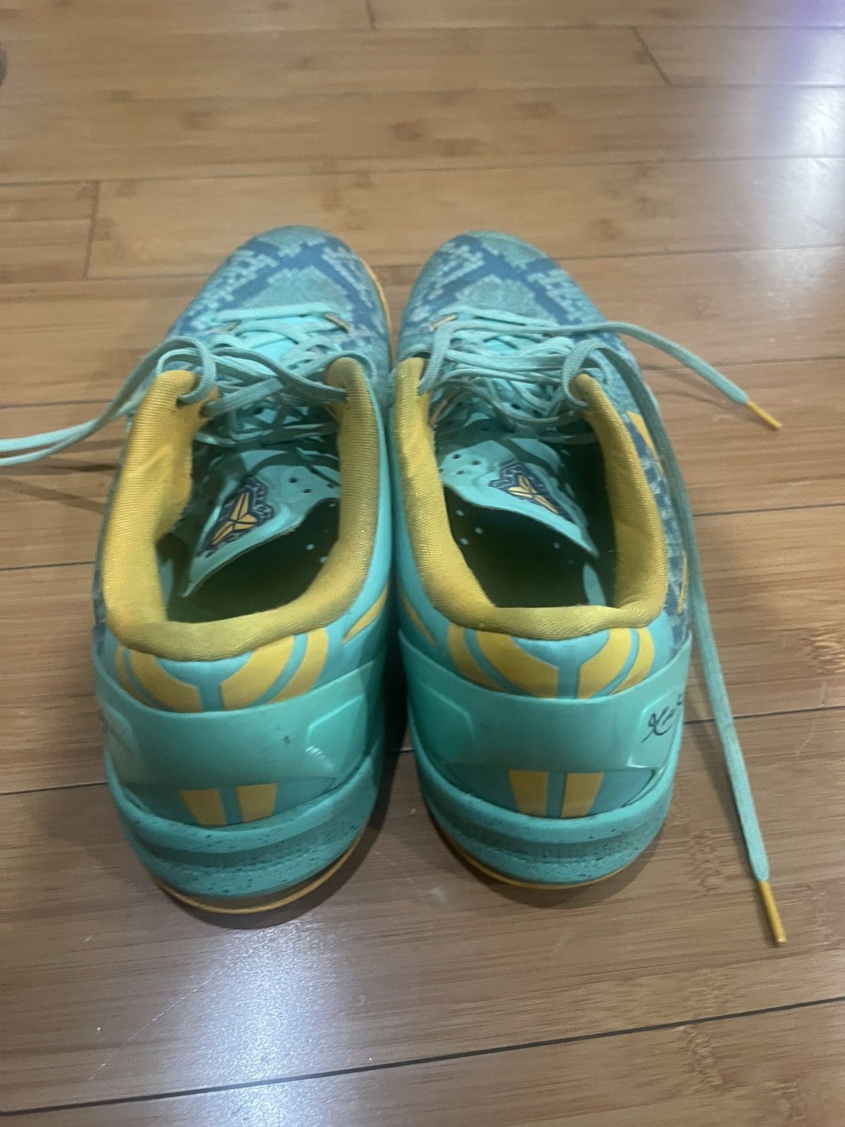 Nike Kobe 8 Glow Green Size US 11 / EU 44 - 4 Thumbnail