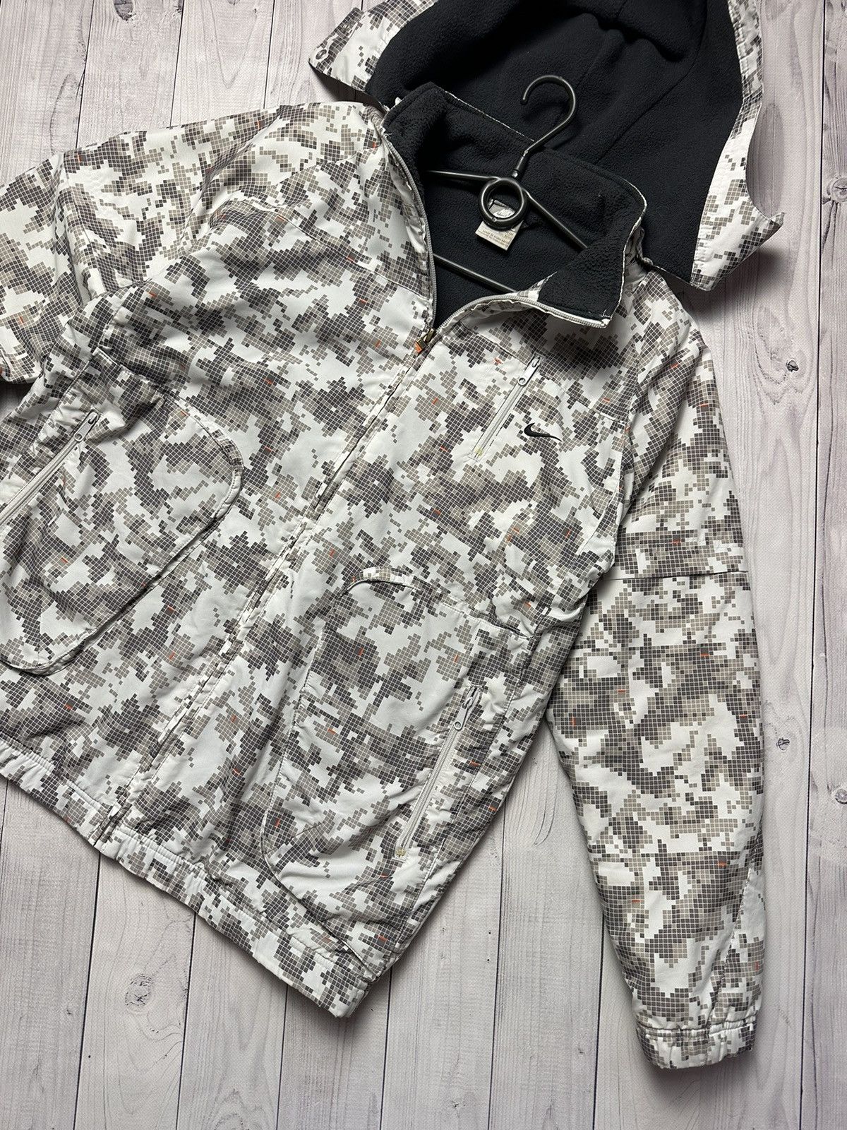 Nike × Vintage Vintage Nike ACG winter jacket size Xs logo white Camo rare Size US XS / EU 42 / 0 - 3 Thumbnail