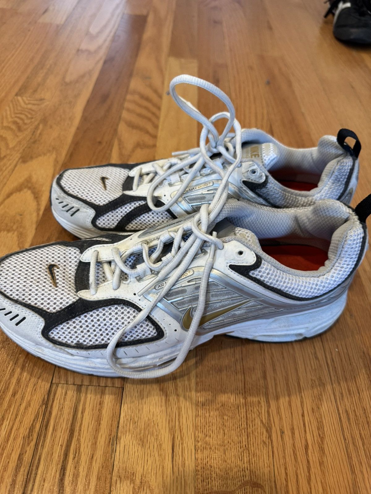 NIKE AIR MAX MOTO+ 2006 VINTAGE RUNNING LEATHER SNEAKERS