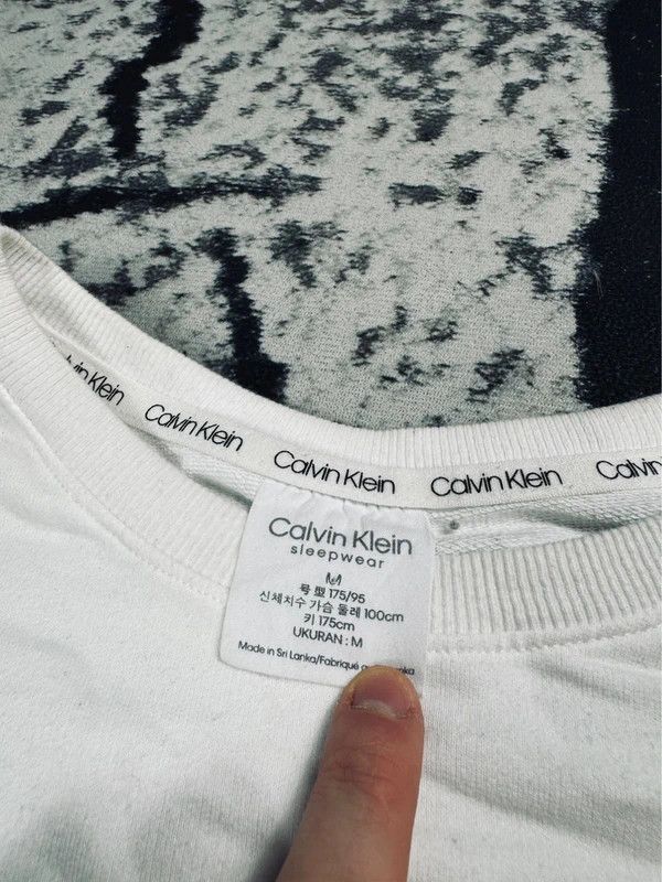 Calvin Klein Calvin Klein center logo crewneck sweatshirt white black M Size US M / EU 48-50 / 2 - 4 Thumbnail