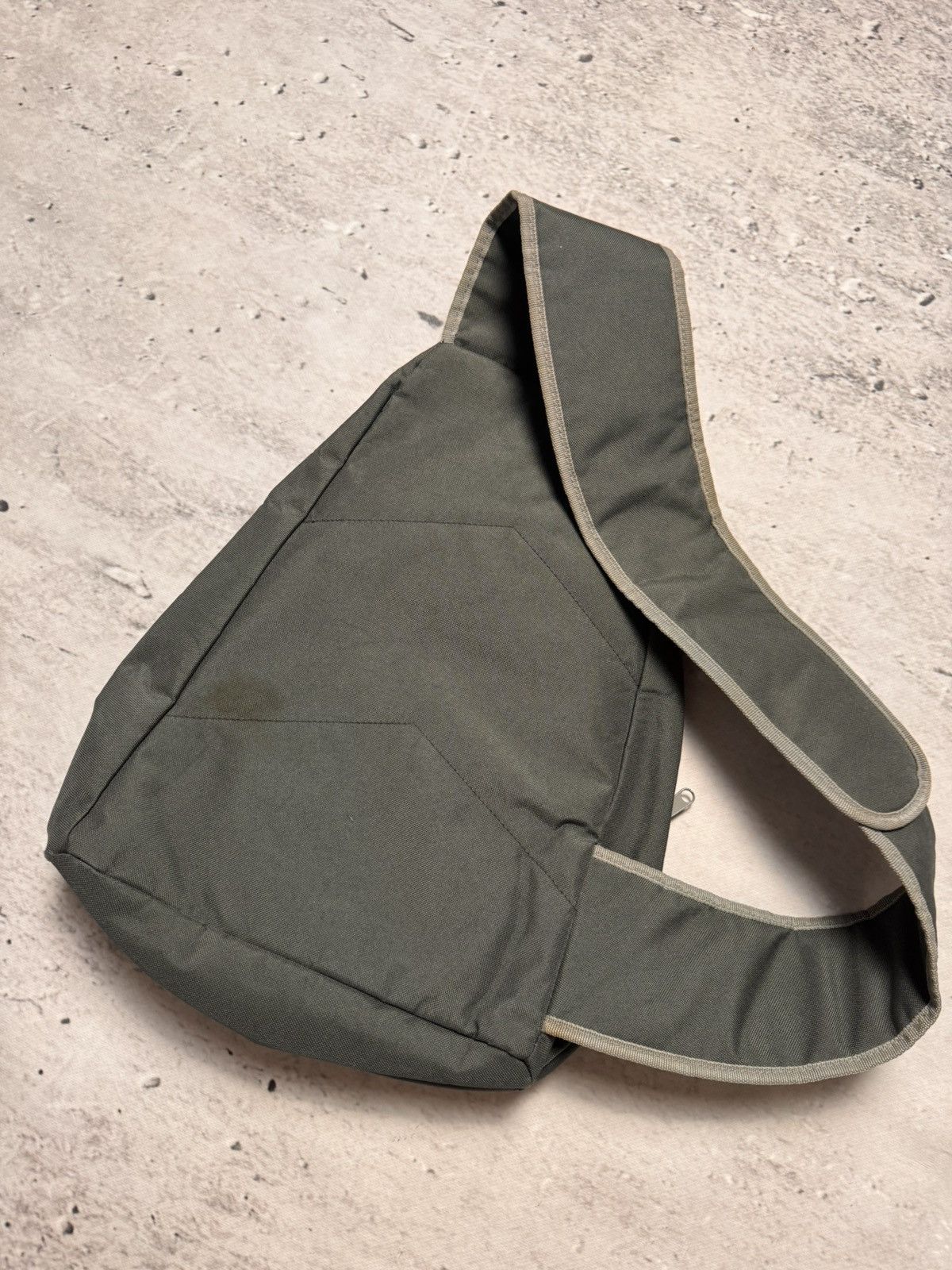 Nike × Vintage NIKE VINTAGE BASIC SLING BAG DRIP DROLL Size ONE SIZE - 4 Thumbnail