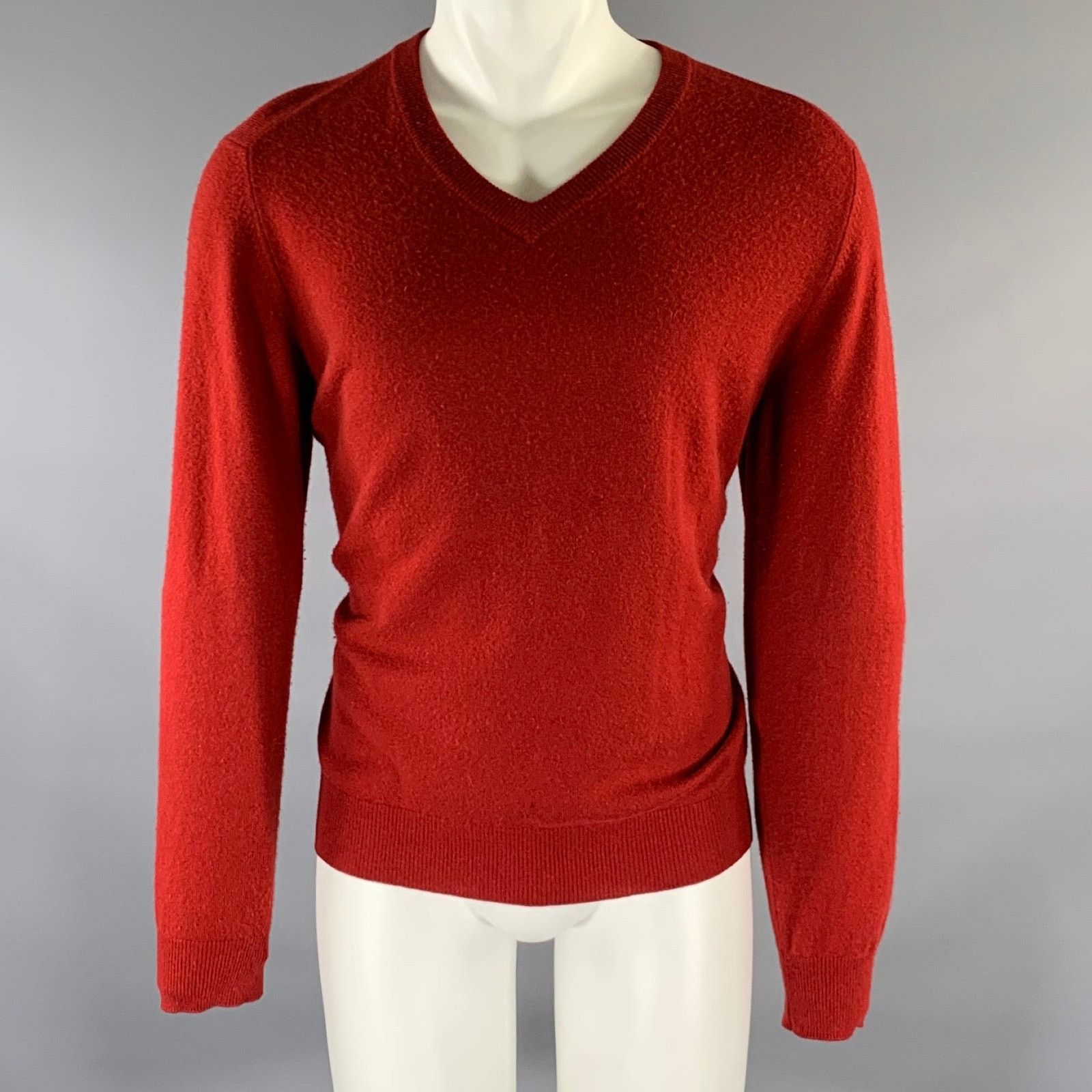 Hermes HERMES Size M Red Ribbed Cashmere V-Neck Sweater Size US M / EU 48-50 / 2 - 1 Thumbnail