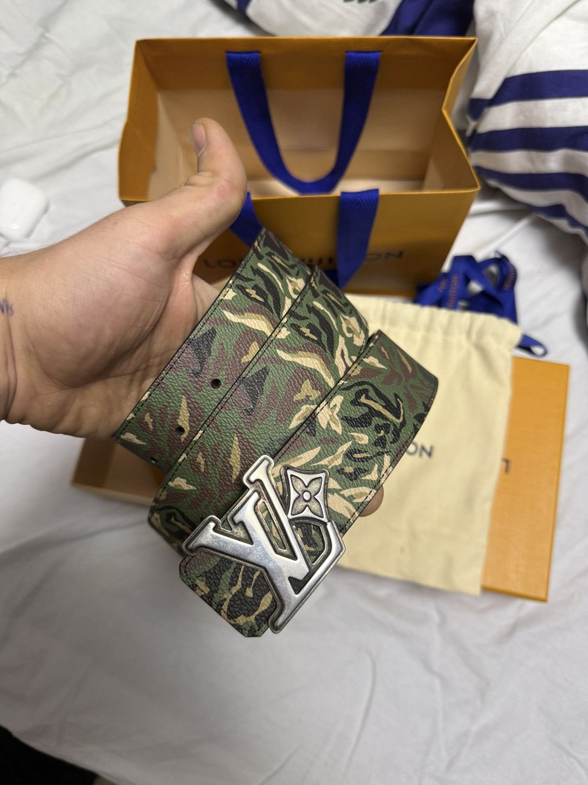 Louis Vuitton LV Flower Camoflage 40mm Reversible Belt Louis Vuitton Size 32 - 4 Thumbnail
