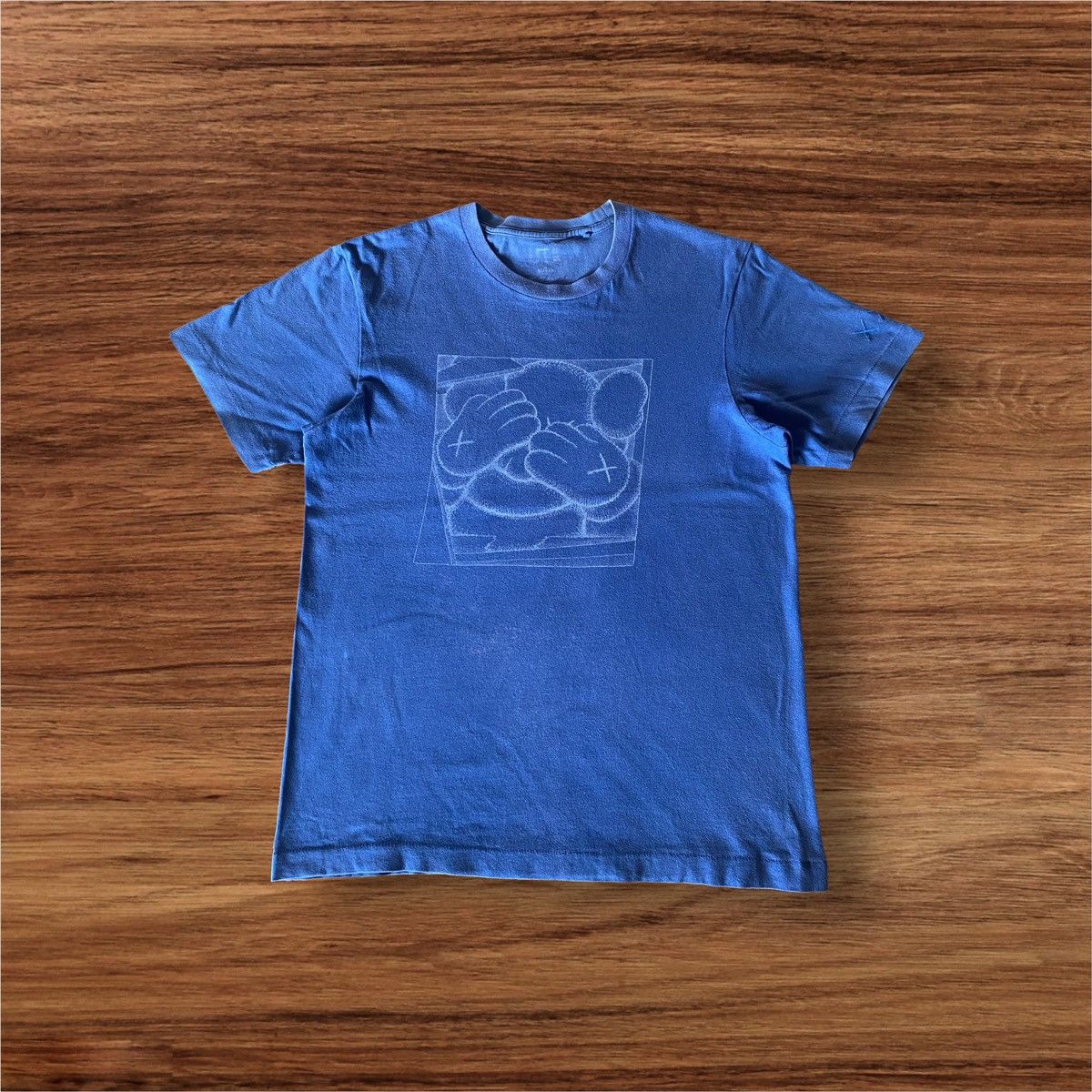 Japanese Brand Kaws X Uniqlo T-Shirt Size US S / EU 44-46 / 1 - 1 Thumbnail