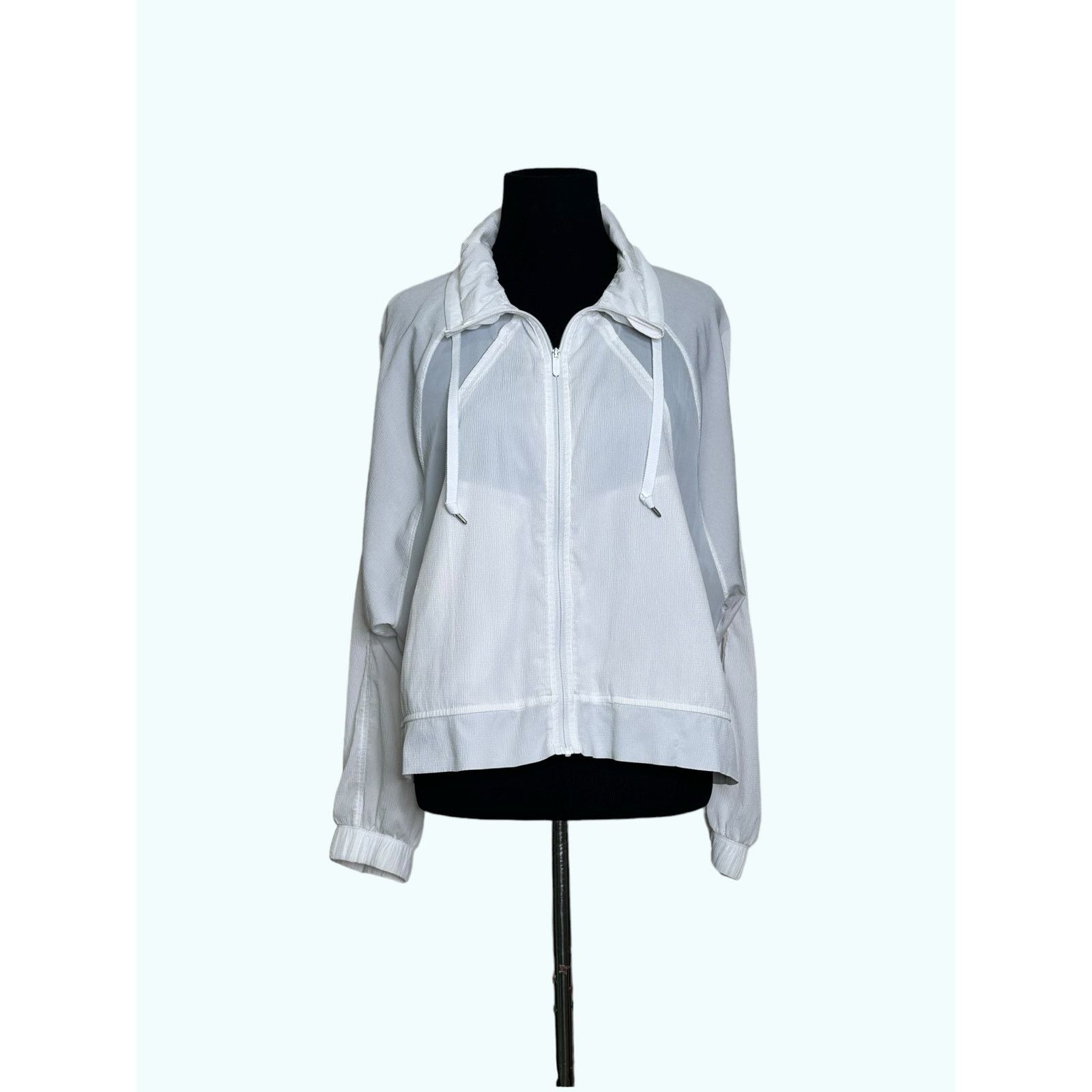 Lululemon Lululemon white long sleeves lightweight jacket size 4 Size S / US 4 / IT 40 - 9 Thumbnail