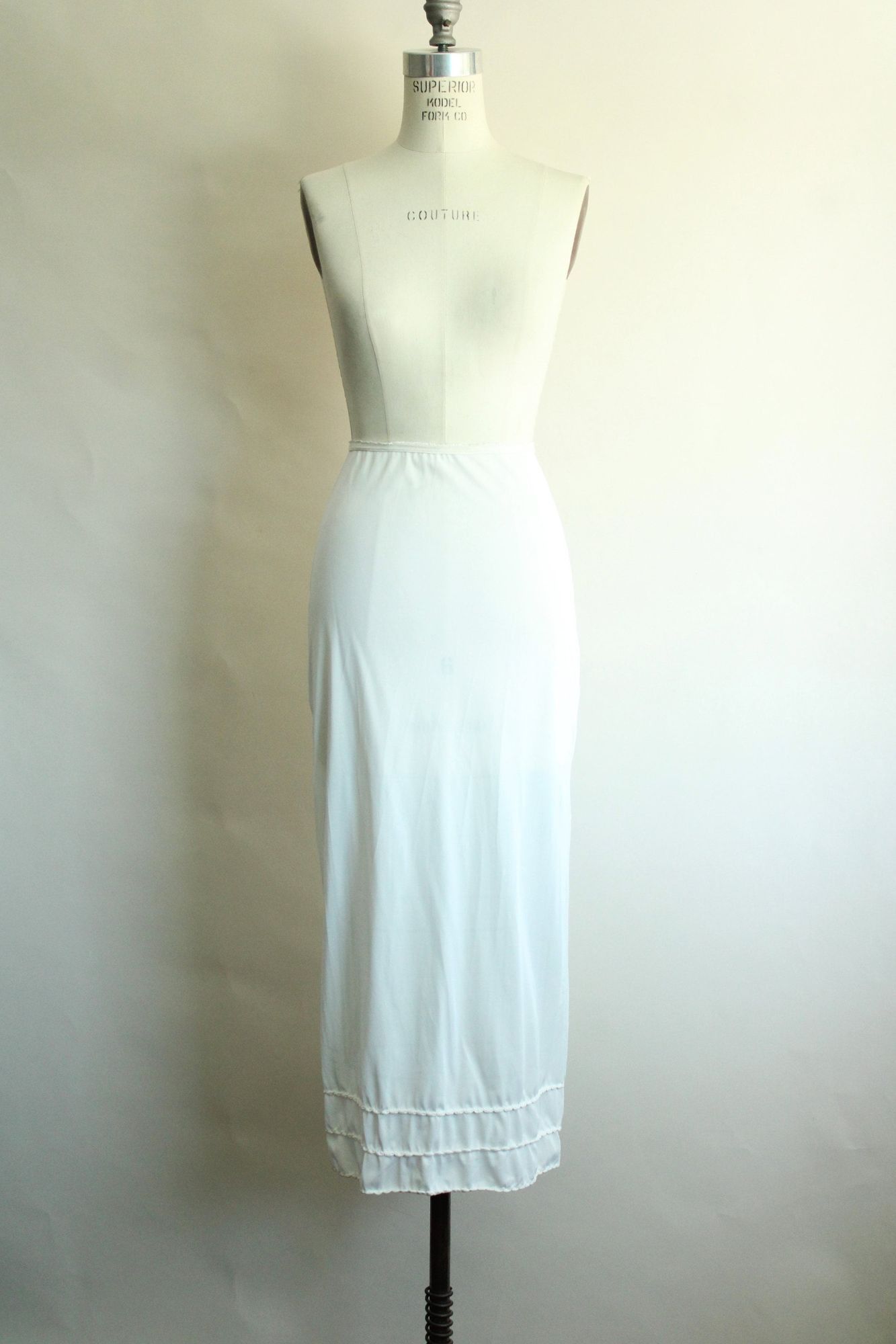 Vintage Vintage 1960s Half Slip, American Maid White Nylon, Size Pet Size ONE SIZE - 2 Thumbnail