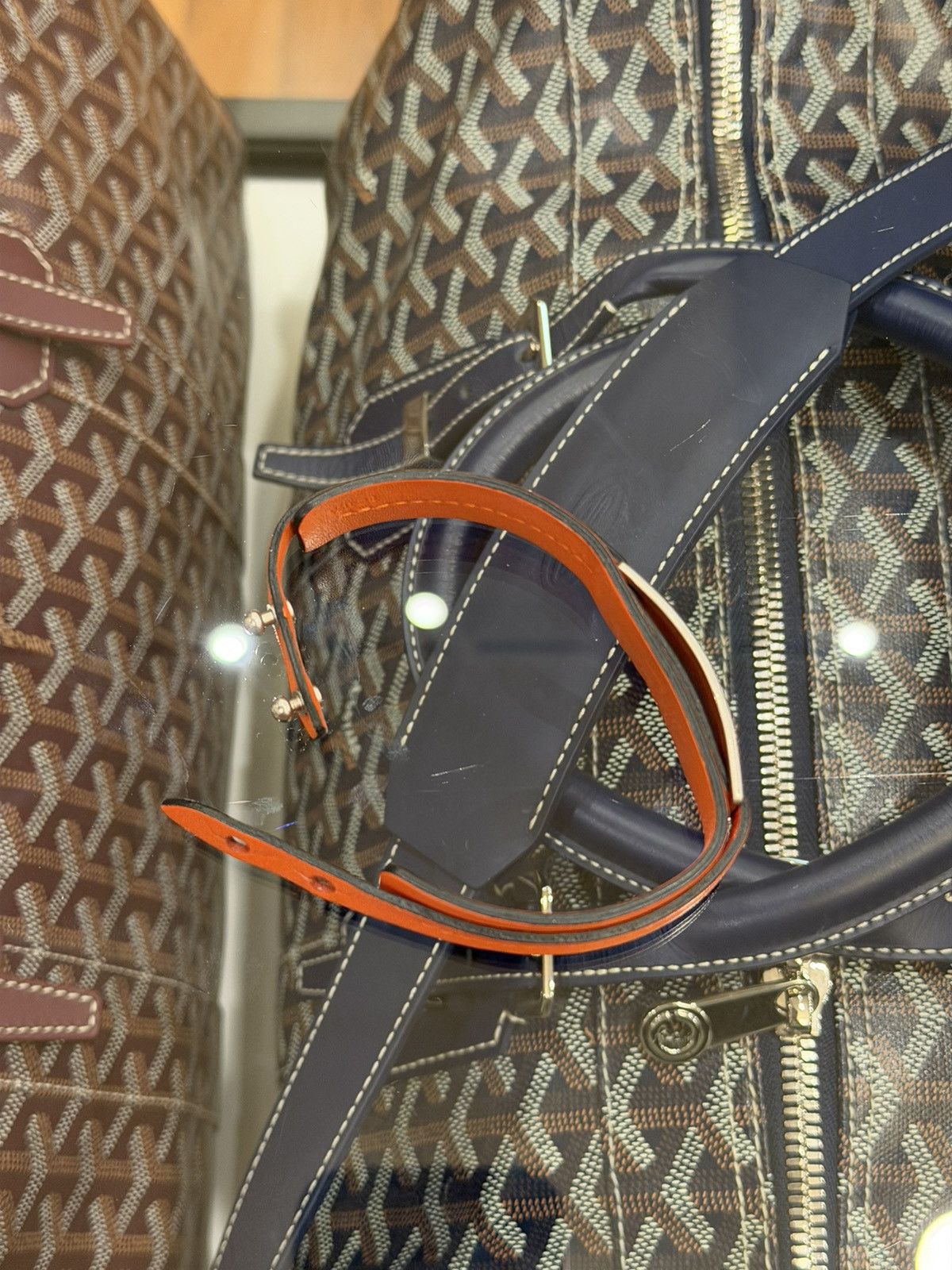 Louis Vuitton Louis Vuitton Vibrant Orange Leather Bracelet Size ONE SIZE - 3 Thumbnail