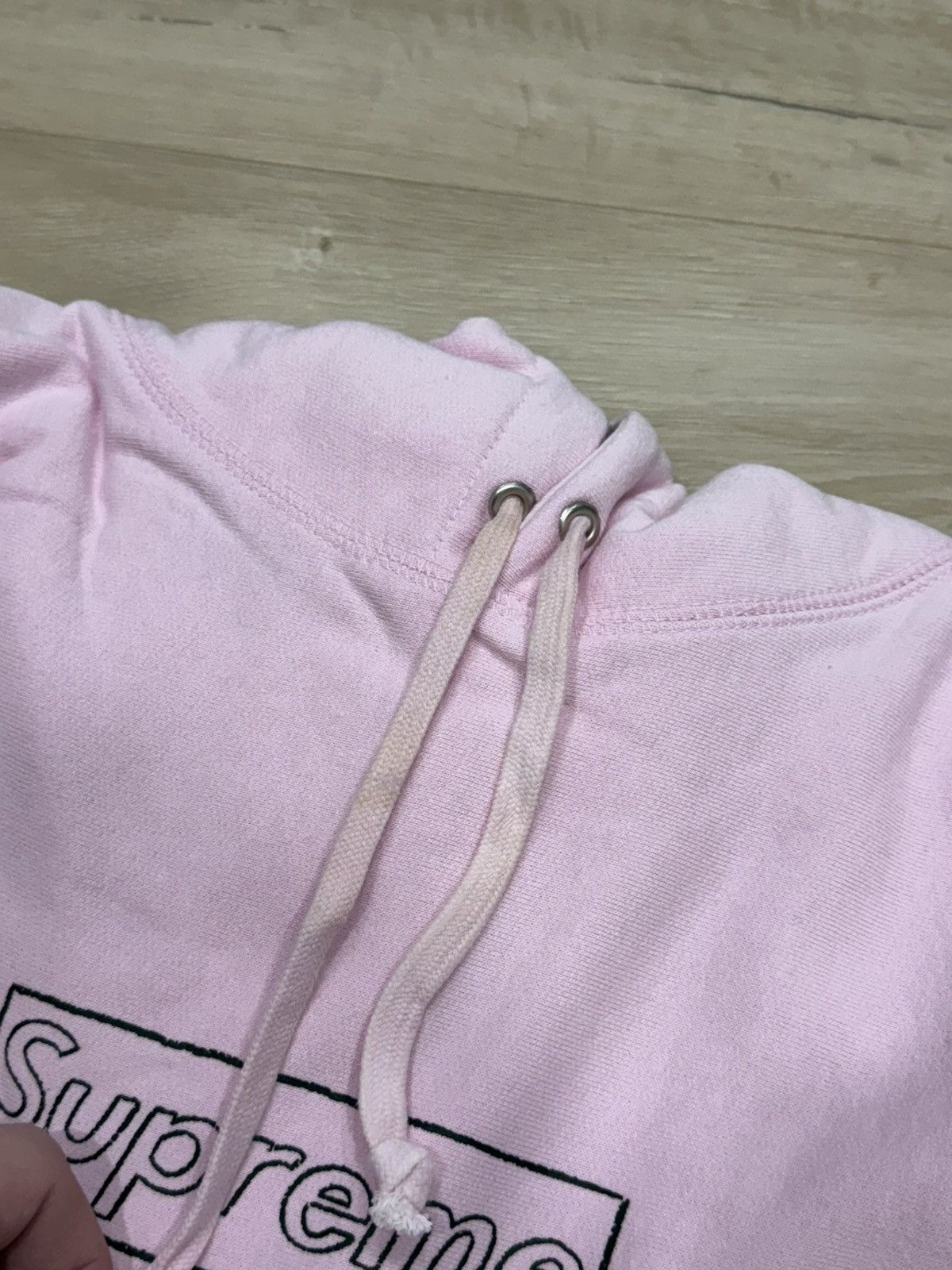 Kaws × Supreme Supreme Kaws Box Logo Hoodie (Chalk Logo Hoodie) Size US XXL / EU 58 / 5 - 6 Thumbnail