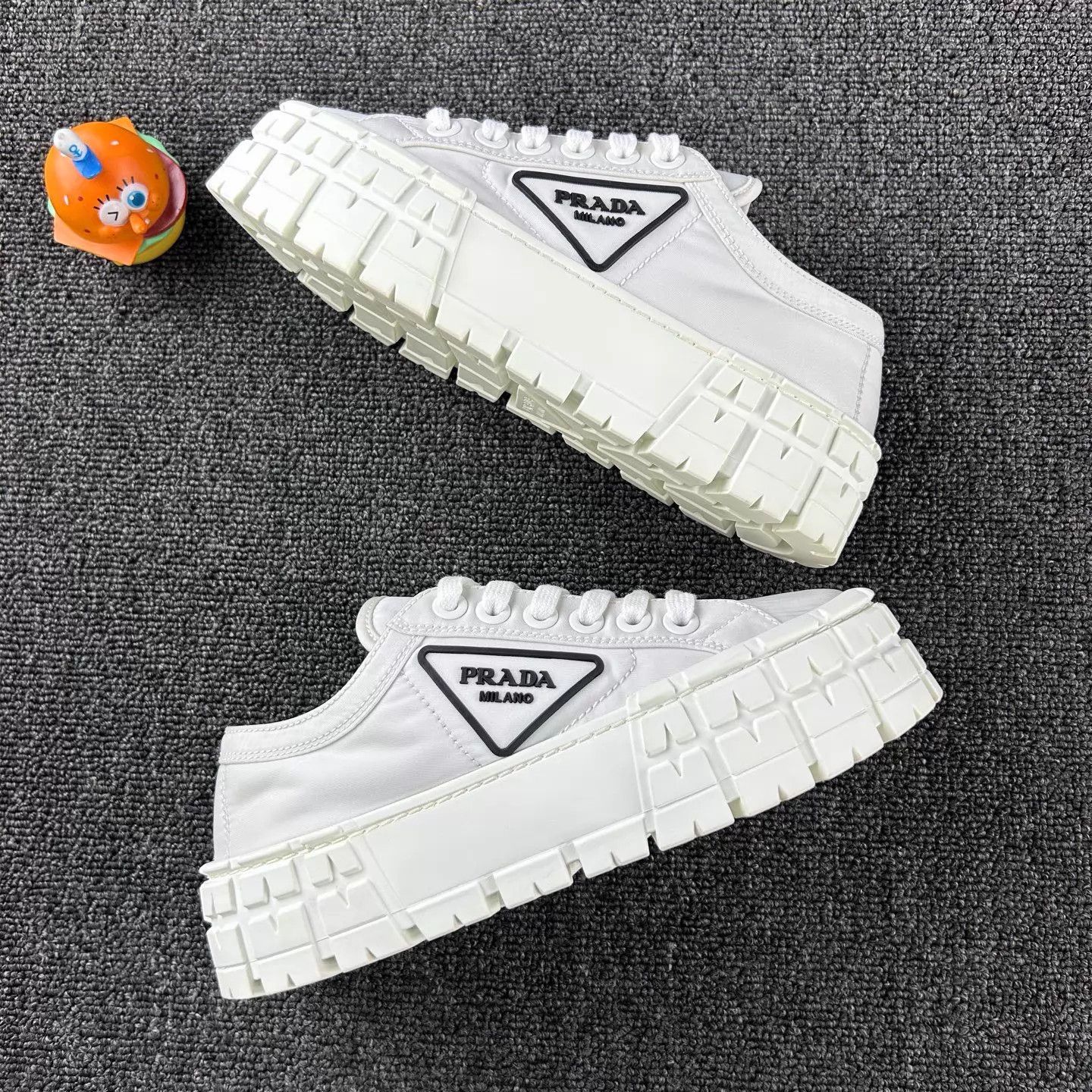 Prada Prada white platform biscuit shoe women's 35.5 Size US 5 / IT 35 - 4 Thumbnail