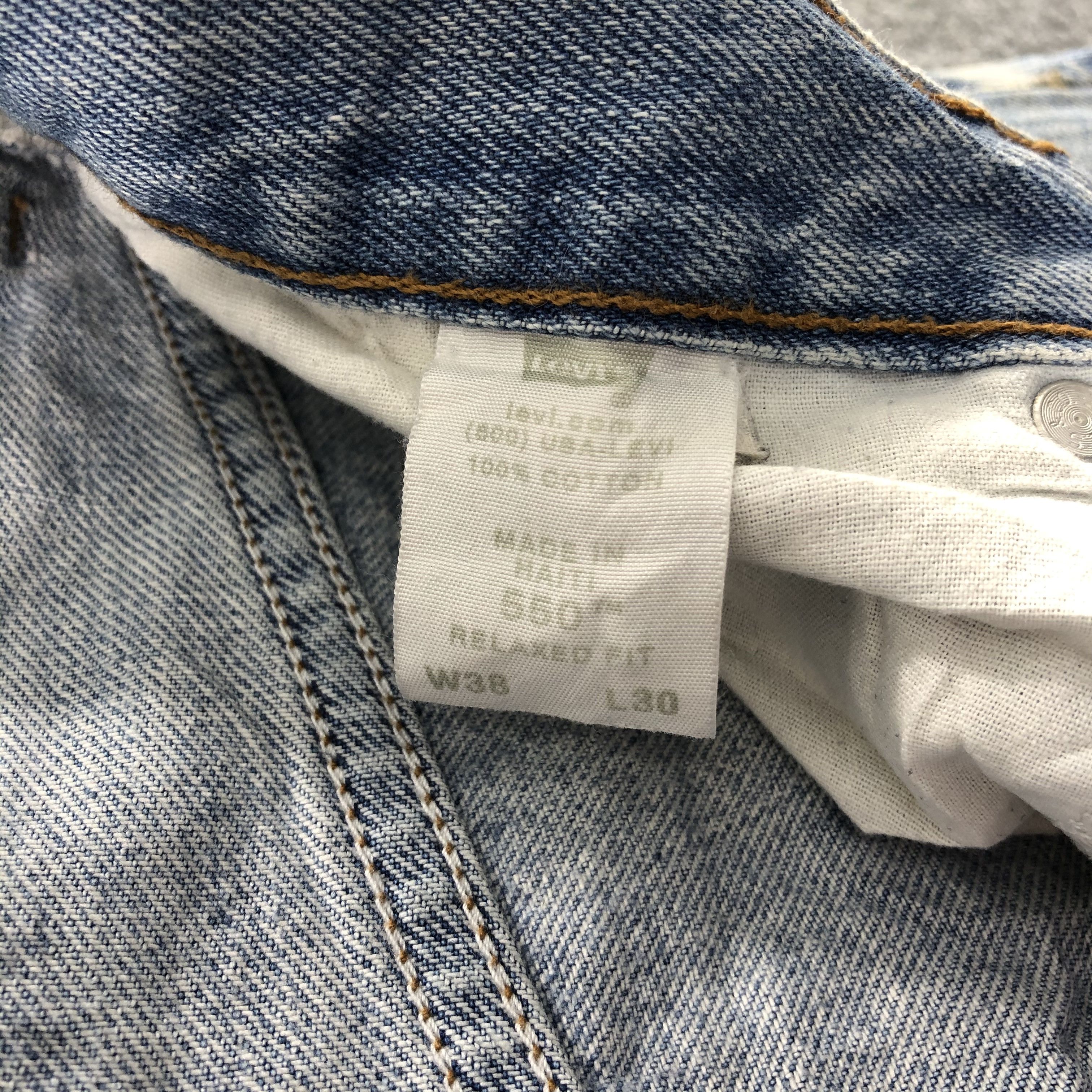 Levi's Vintage 90s Light Wash Levis 550 Jeans-J1219 Size US 36 / EU 52 - 9 Thumbnail