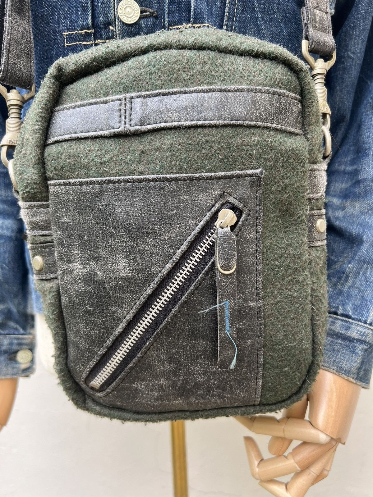 Lui's Vintage Luis Japan Distressed Hybrid Wool Leather Sling Bag Size ONE SIZE - 9 Thumbnail