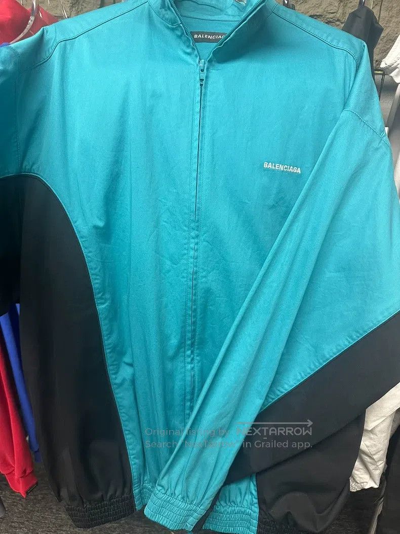 Balenciaga Balenciaga Lake Blue and Black Two-Tone Size US M / EU 48-50 / 2 - 1 Thumbnail