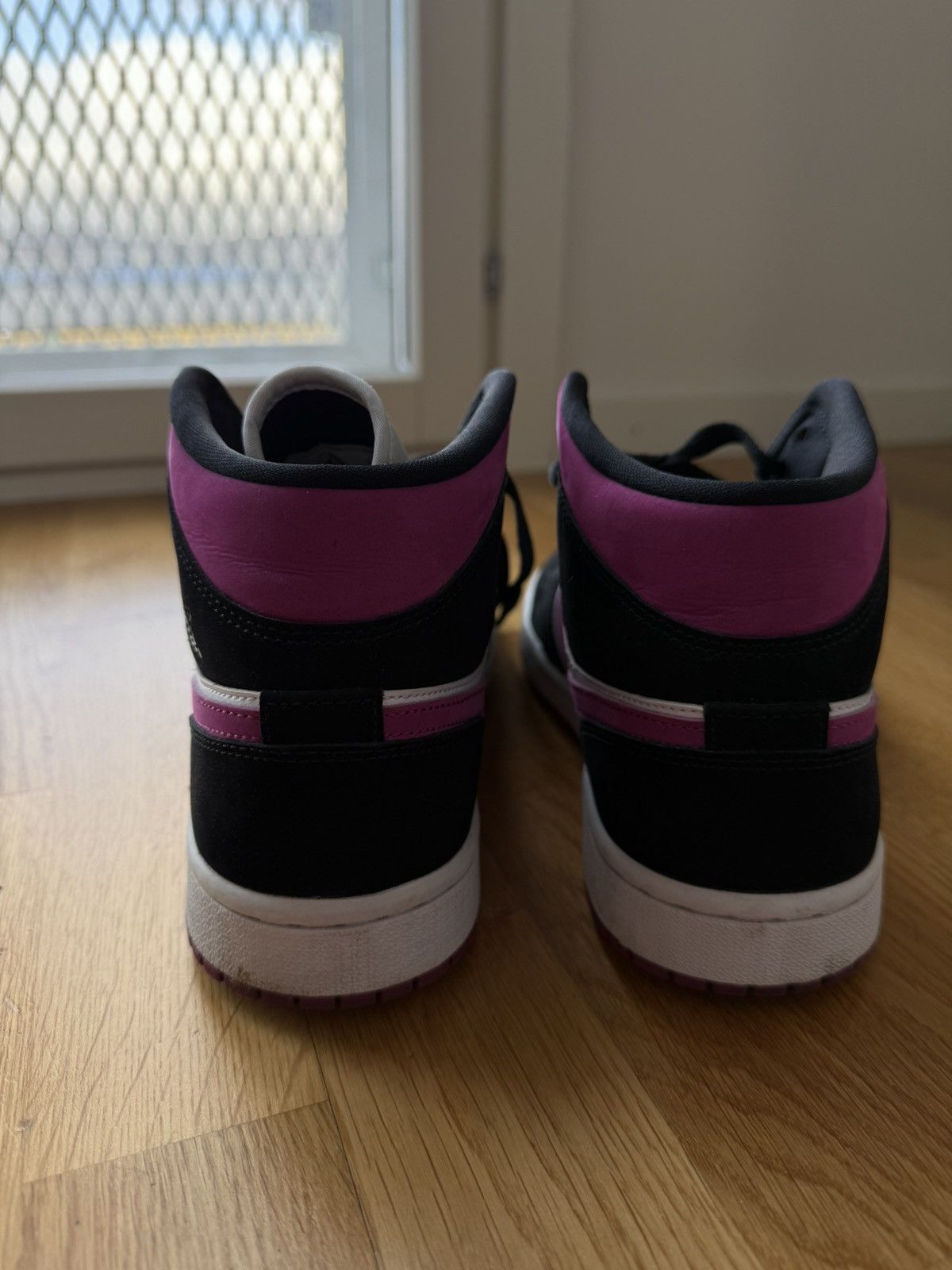 Nike Air Jordan 1 Mid Magenta Size US 8 / IT 38 - 4 Thumbnail