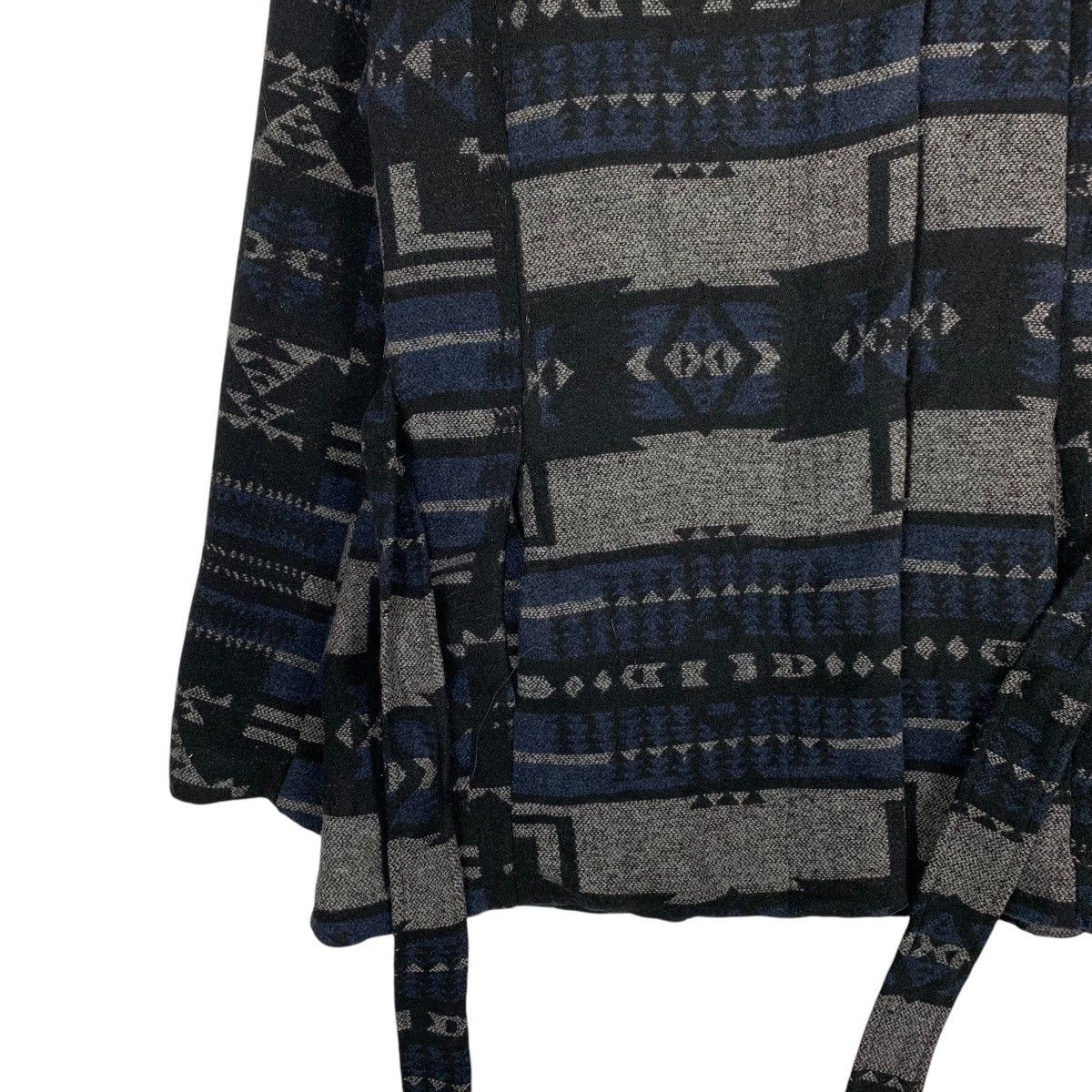 Japanese Brand Japanese Brand Charlotte Russe Aztech Hooded Jacket Size L / US 10 / IT 46 - 3 Thumbnail