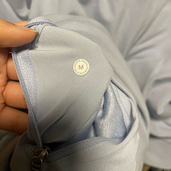 Lululemon Lululemon Light Blue Crewneck Sweatshirt -M Size US M / EU 48-50 / 2 - 11 Thumbnail