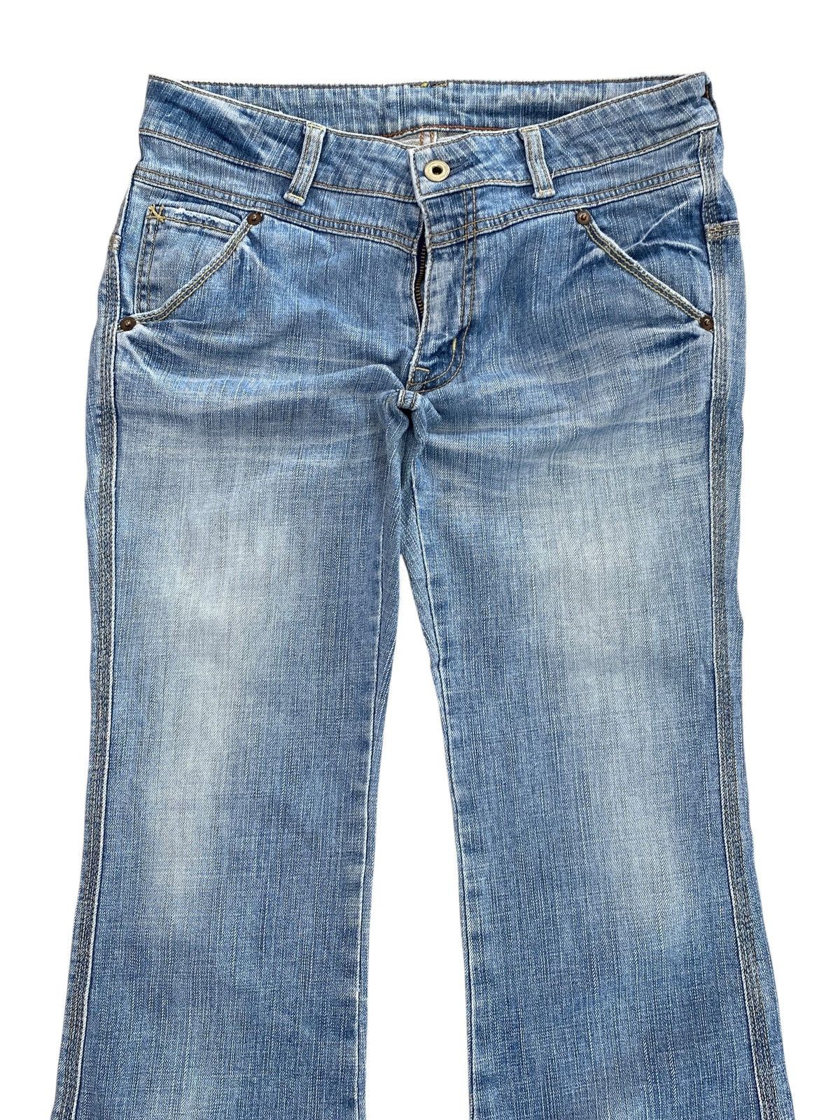 Japanese Brand Queen’s Low Brand Faded Wash Style Flare Jeans Size US 30 / EU 46 - 2 Thumbnail