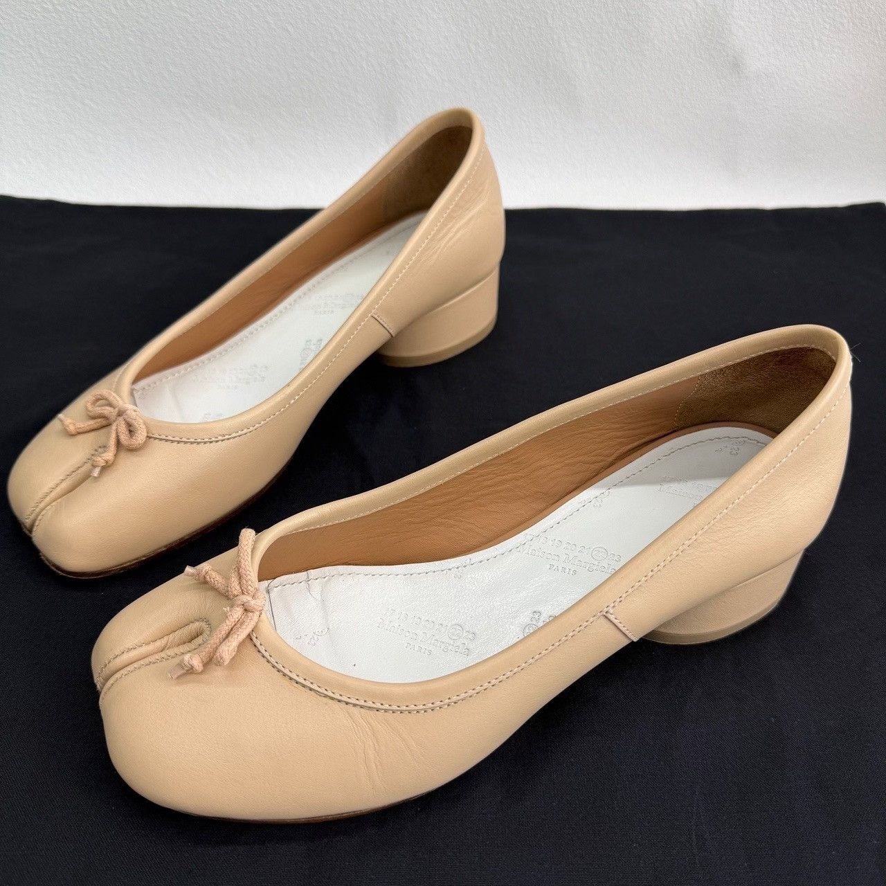 Maison Margiela Maison Margiela Leather Beige Lowtop Sneakers us_5 Women Size US 5 / IT 35 - 1 Thumbnail