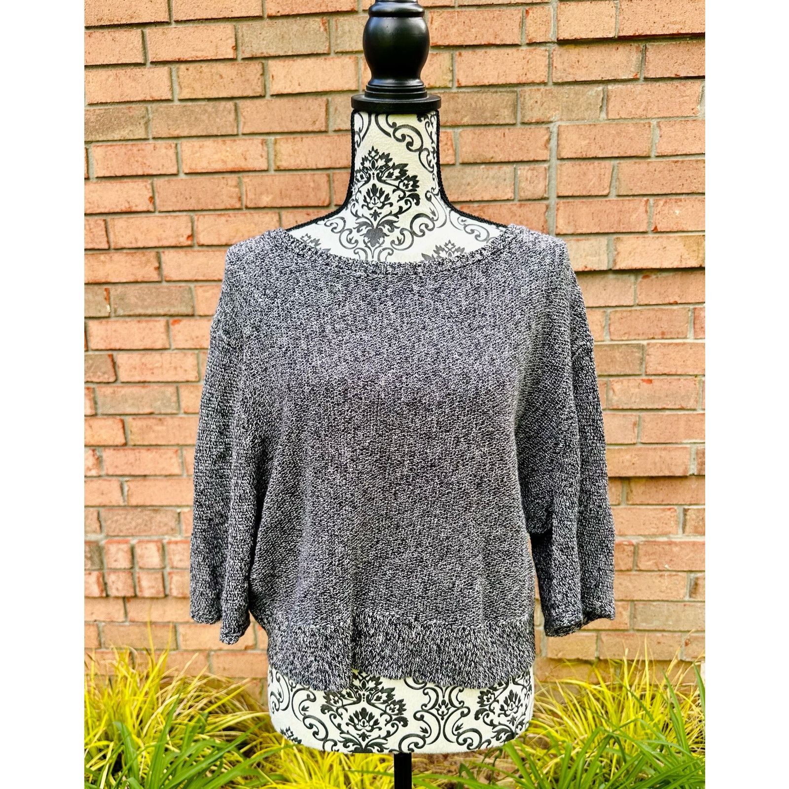 Free People EUC Free People Oversized Black White Crop Sweater XS Size XS / US 0-2 / IT 36-38 - 1 Thumbnail