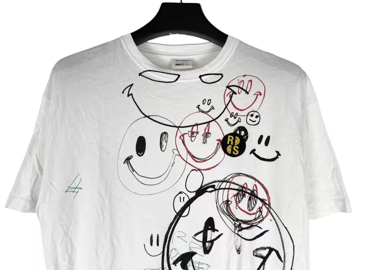 Raf Simons Smiley x Raf Simons Smile Graffiti T-Shirt J31 Size US S / EU 44-46 / 1 - 3 Thumbnail