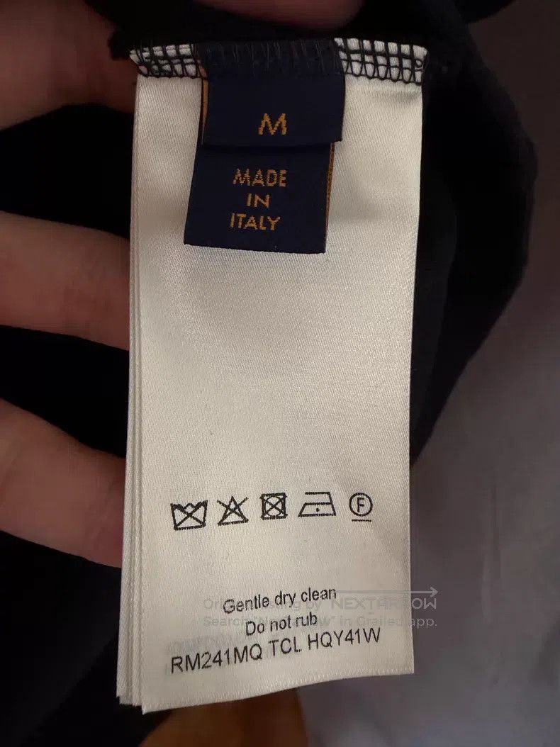 Louis Vuitton Louis Vuitton Black pocket with logo on the back \n Short Size US M / EU 48-50 / 2 - 4 Thumbnail