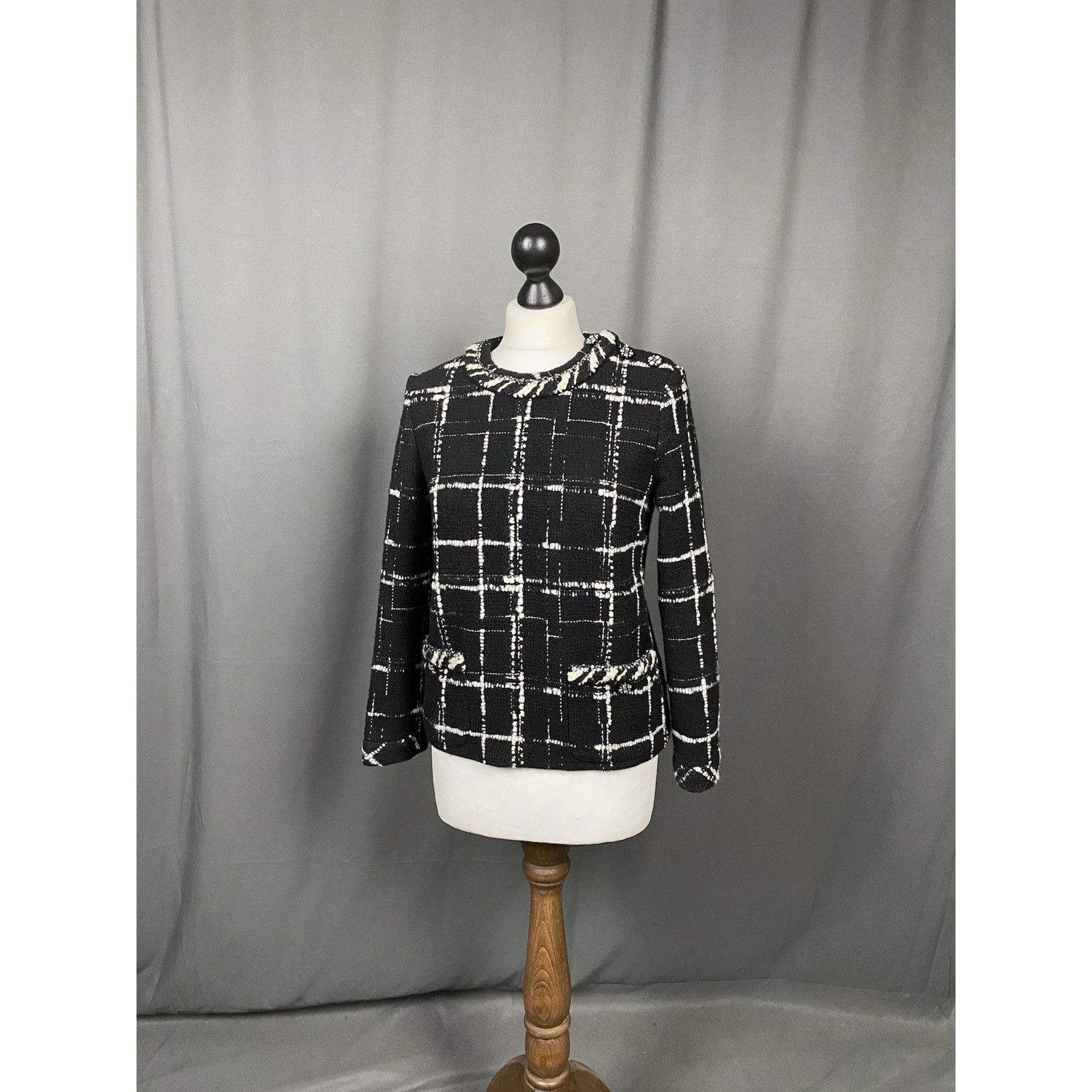 Chanel Chanel Women's Black Checked Tweed Wool Silk Crewneck Blouse Size XS / US 0-2 / IT 36-38 - 2 Thumbnail
