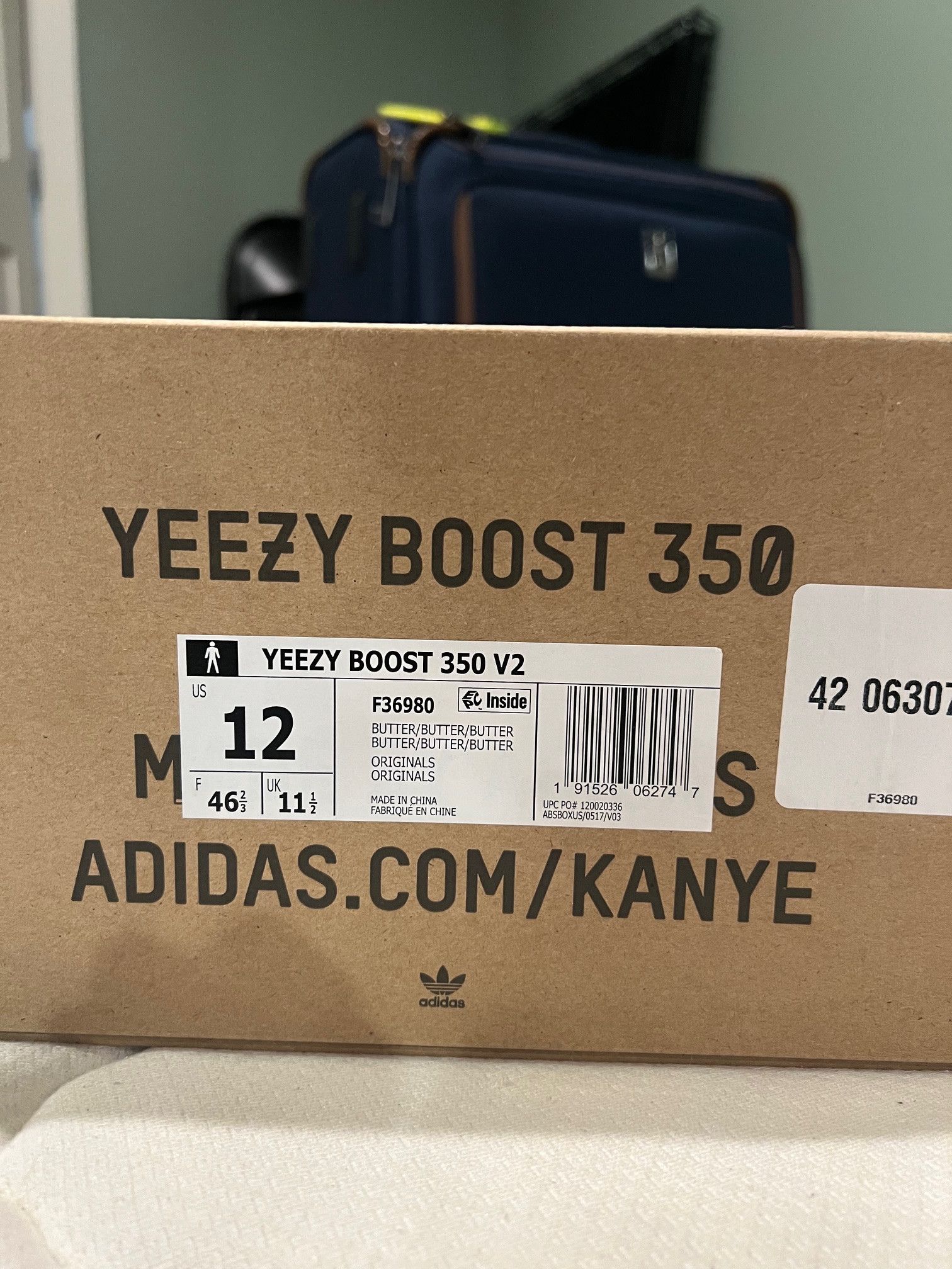 Adidas × Kanye West Yeezy Boost 350 V2 - Butter Size US 12 / EU 45 - 9 Thumbnail