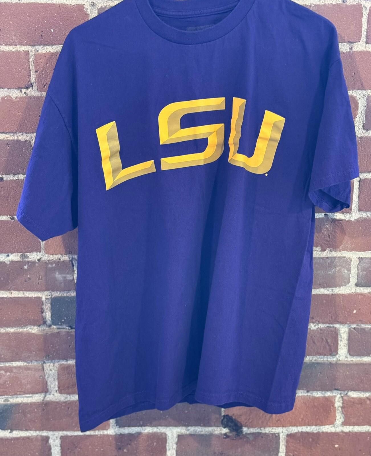Majestic LSU Tigers S/S T-shirt Majestic vintage Men's Sz XL Purple Size US XL / EU 56 / 4 - 1 Thumbnail