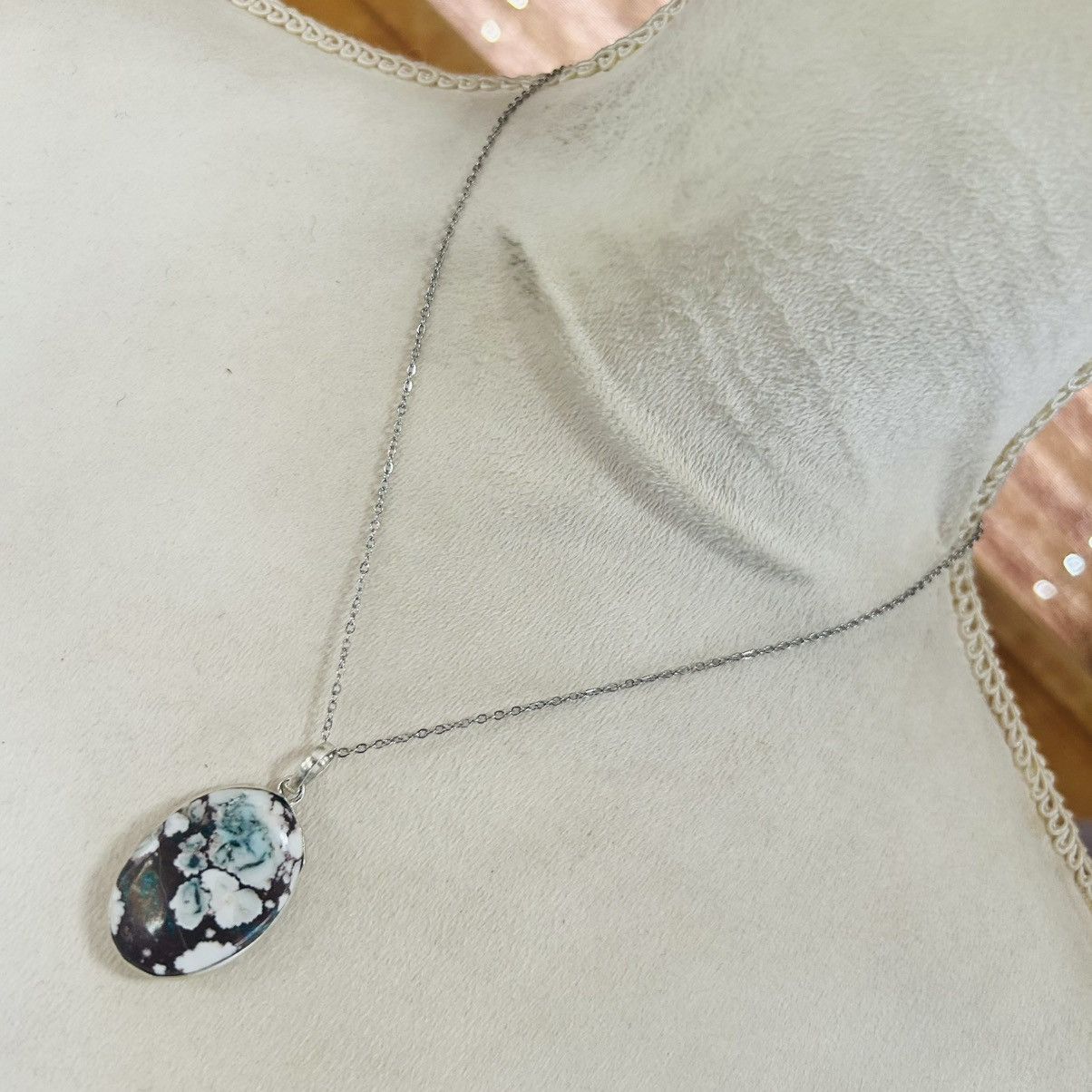 Handmade Handcrafted oval genuine wild horse turquoise necklace Size ONE SIZE - 1 Thumbnail