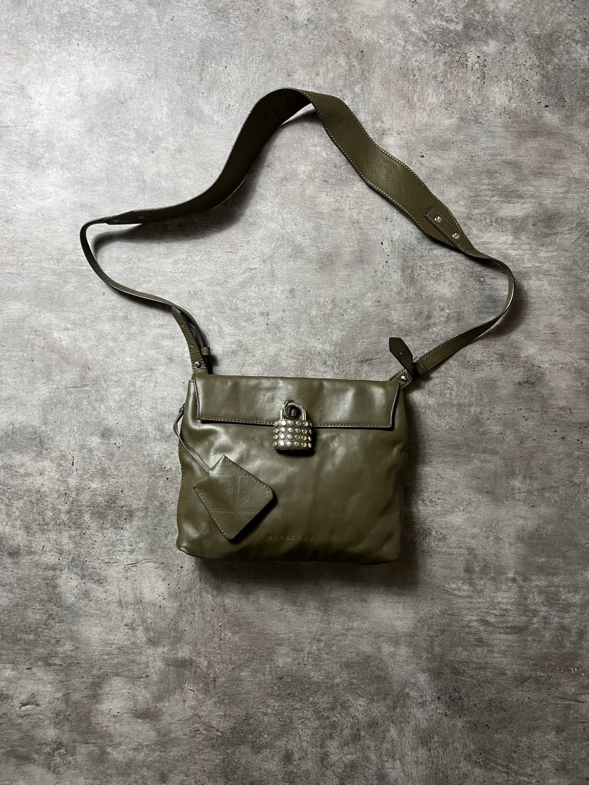 Burberry Burberry Studded Padlock Messenager crossbody bag Size ONE SIZE - 1 Thumbnail