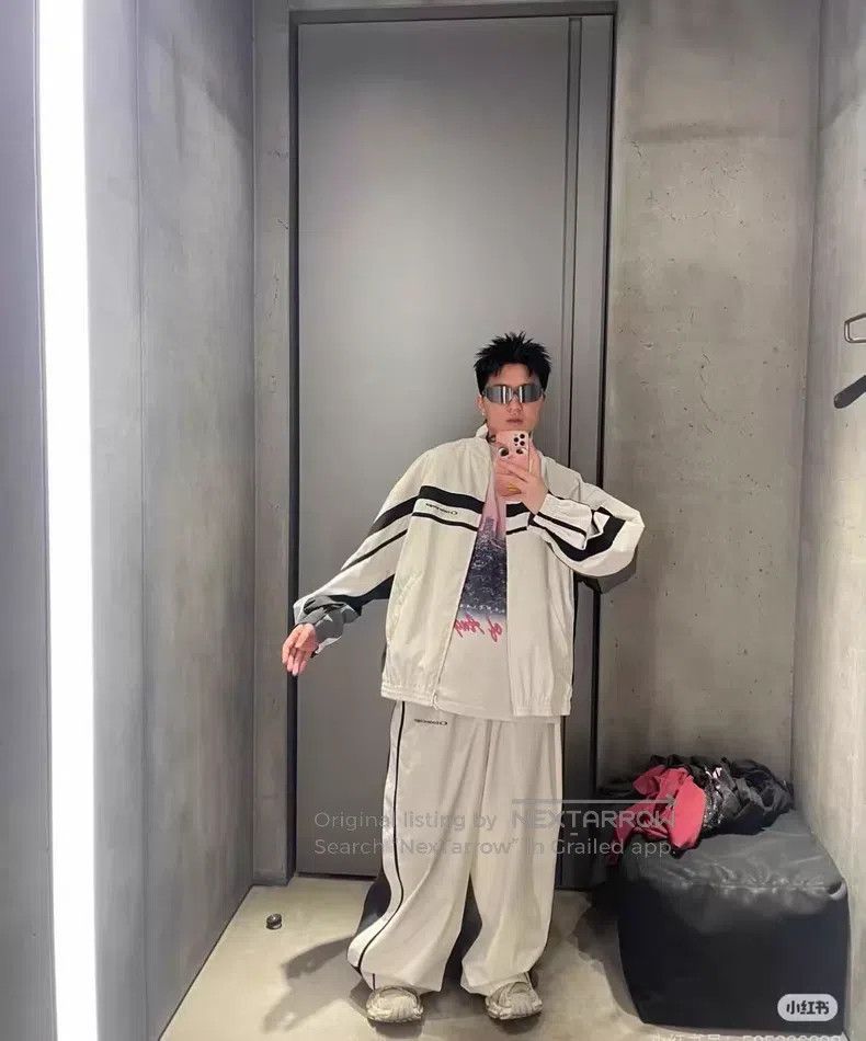 Balenciaga Balenciaga White and Grey Stretch Tech Fabric Sport Blende Size US S / EU 44-46 / 1 - 6 Thumbnail