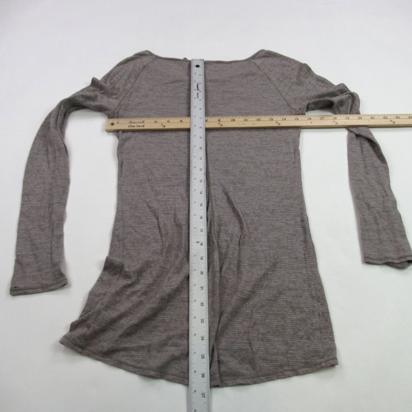 Athleta Athleta Shirt Womens 2XS Lightweight Long Sleeve Stretch Crew Neck Pullover Gray Knit Pattern Striped Activewear Casual Pullover Size XXS / US 00 / IT 34 - 7 Thumbnail