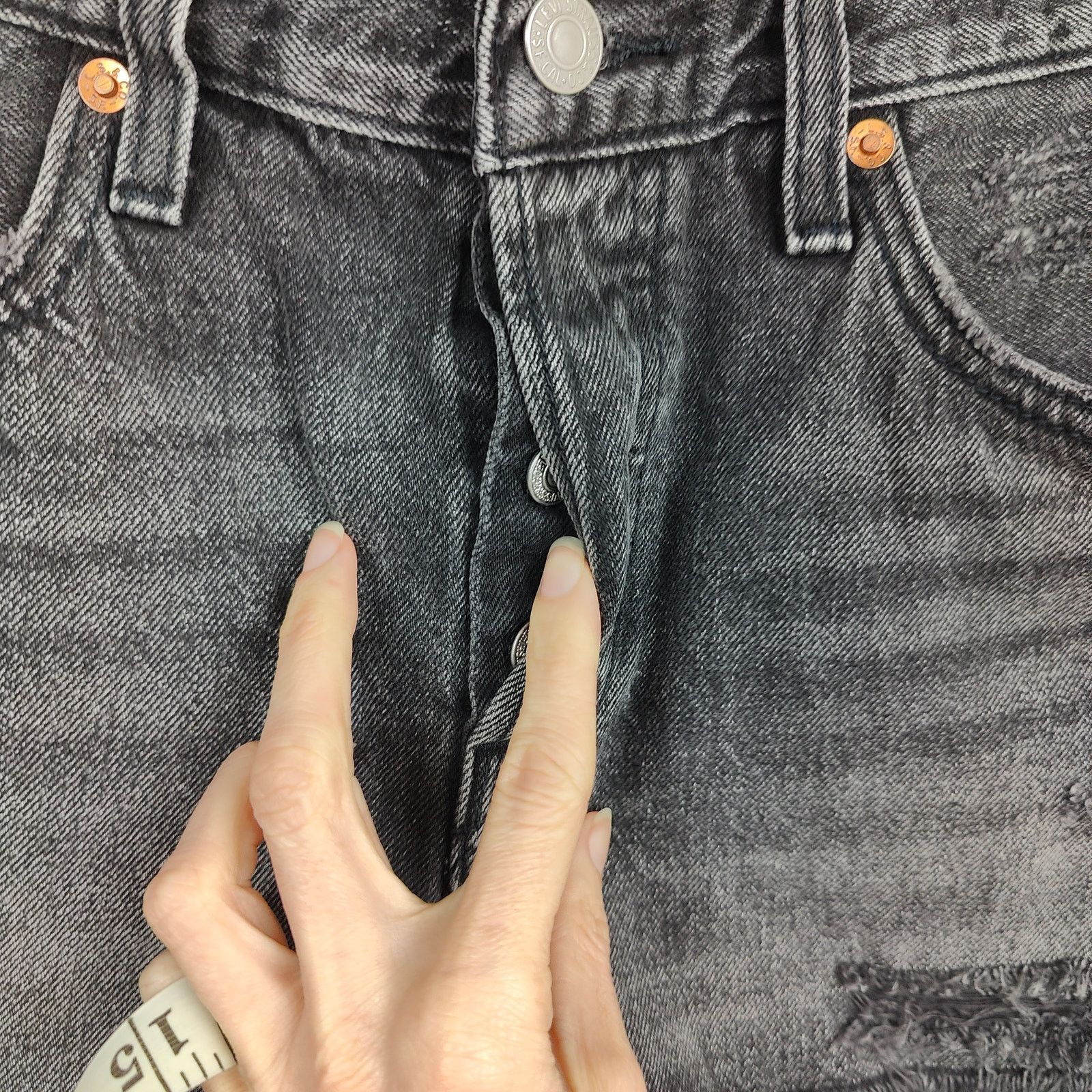 Levi's Levi's 501 Denim Shorts Womens 27 Trashed Black Button Fly Size 27" / US 4 / IT 40 - 3 Thumbnail