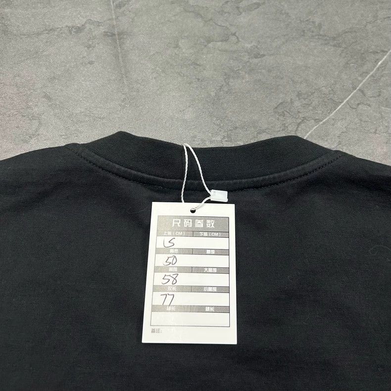 Givenchy Givenchy Big shark short-sleeve S size Size US S / EU 44-46 / 1 - 5 Thumbnail