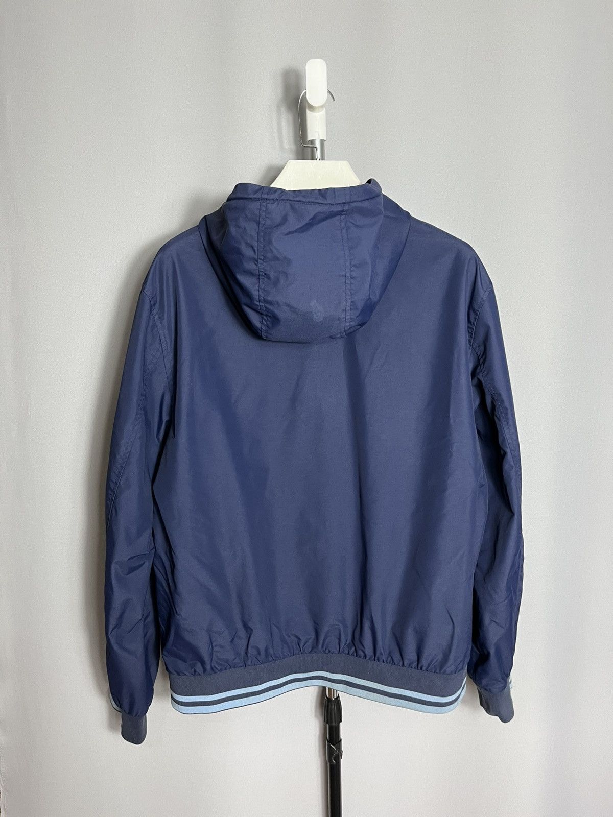 Fred Perry Fred Perry Tipped Hooded Sports Carbon Blue Jacket Mens Size US L / EU 52-54 / 3 - 9 Thumbnail