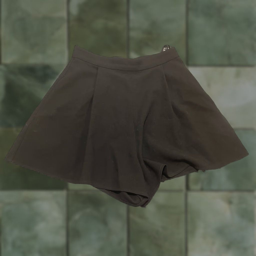 Black Halo Black Halo Shorts Sz 2 Black Made In USA 25 x 3 Size 26" / US 2 / IT 38 - 1 Thumbnail