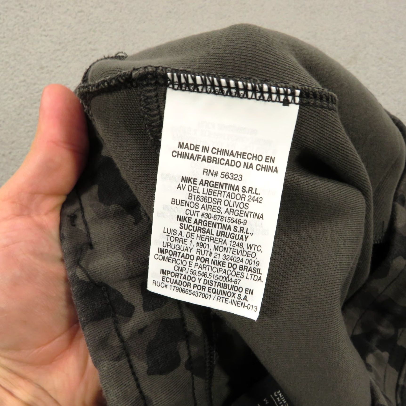 Nike Nike Joggers Mens Medium Tech Fleece Camo Gray Black Sweatpants NSW Sportswear Size US 31 - 6 Thumbnail