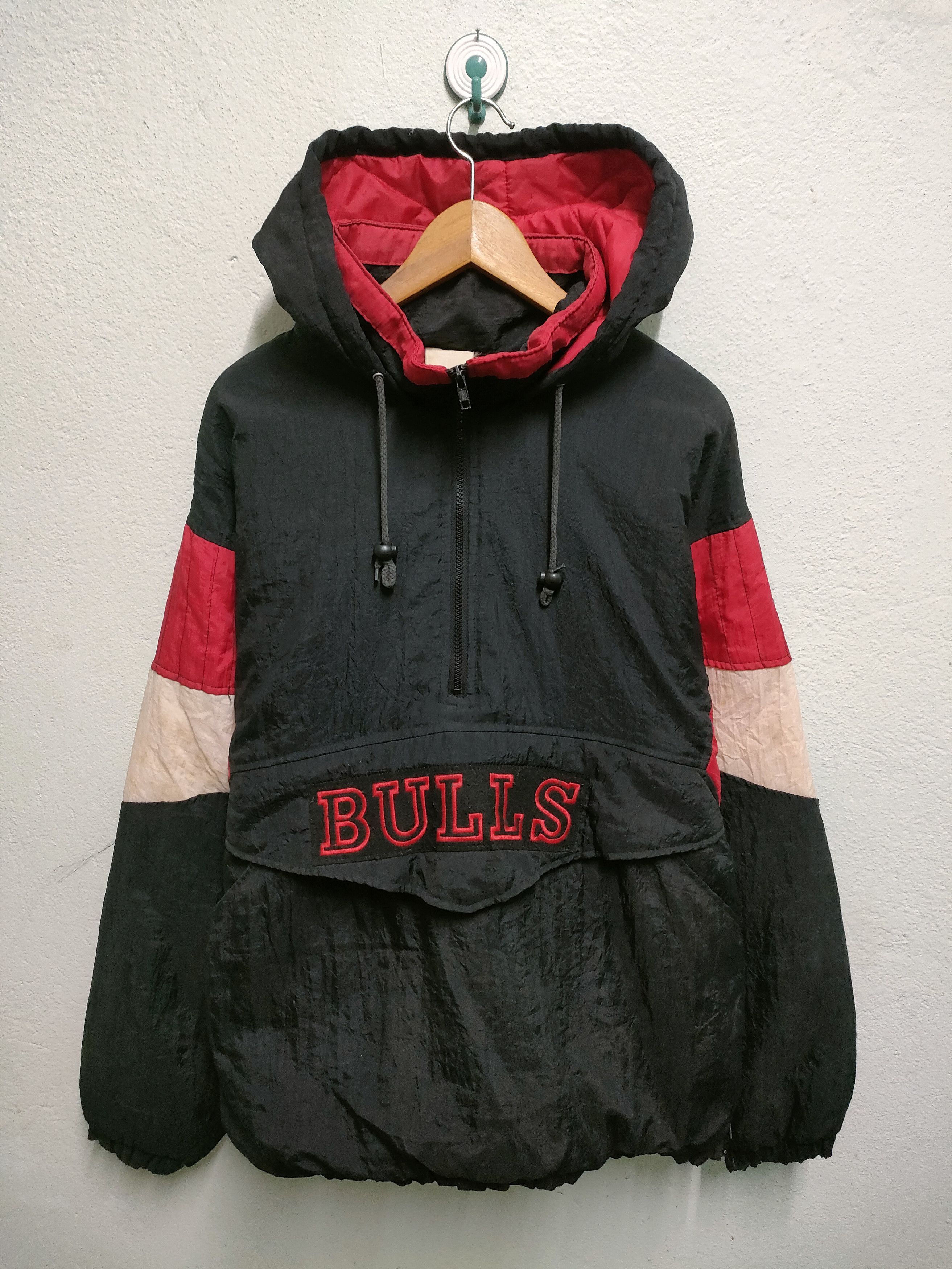 NBA × Vintage Vintage Chicago Bulls Big Logo Jacket Size US XL / EU 56 / 4 - 1 Thumbnail