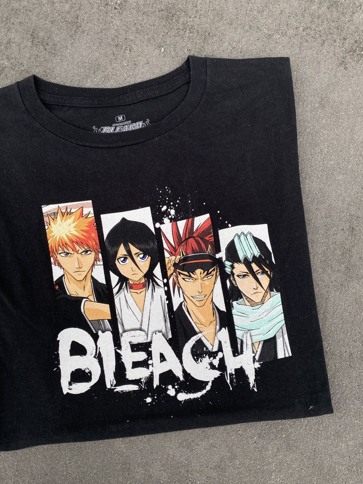Anime Anime Bleach Ichigo Rukia Renji Byakuya Size US M / EU 48-50 / 2 - 1 Thumbnail