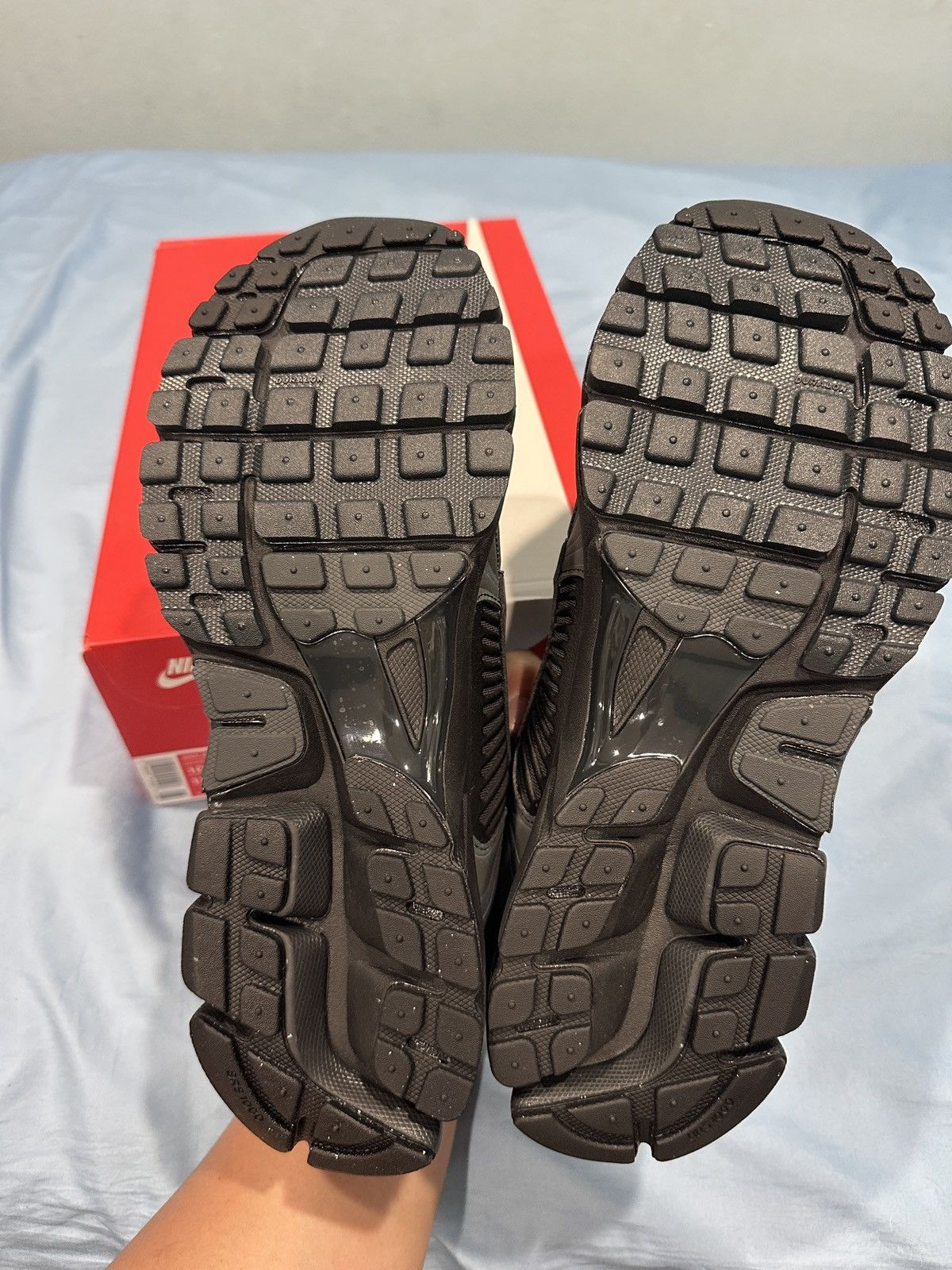 Nike Size 10.5 Men, 12 Wmn Nike Air Zoom Vomero 5 SE Black Noir Size US 10.5 / EU 43-44 - 9 Thumbnail
