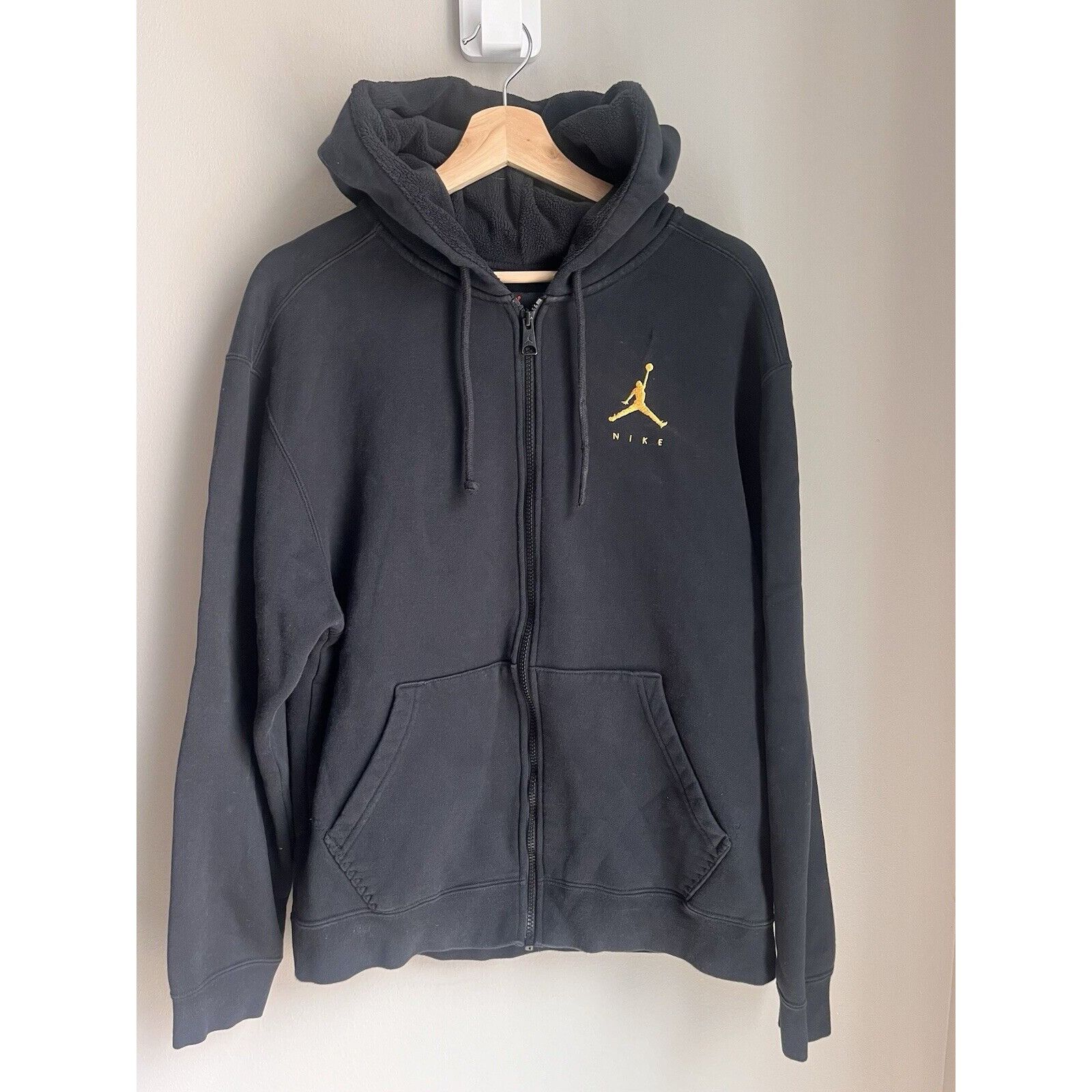 Jordan Brand VINTAGE NIKE AIR JORDAN CHICAGO BULLS CHAMPIONSHIP HOODIE Size US M / EU 48-50 / 2 - 3 Thumbnail