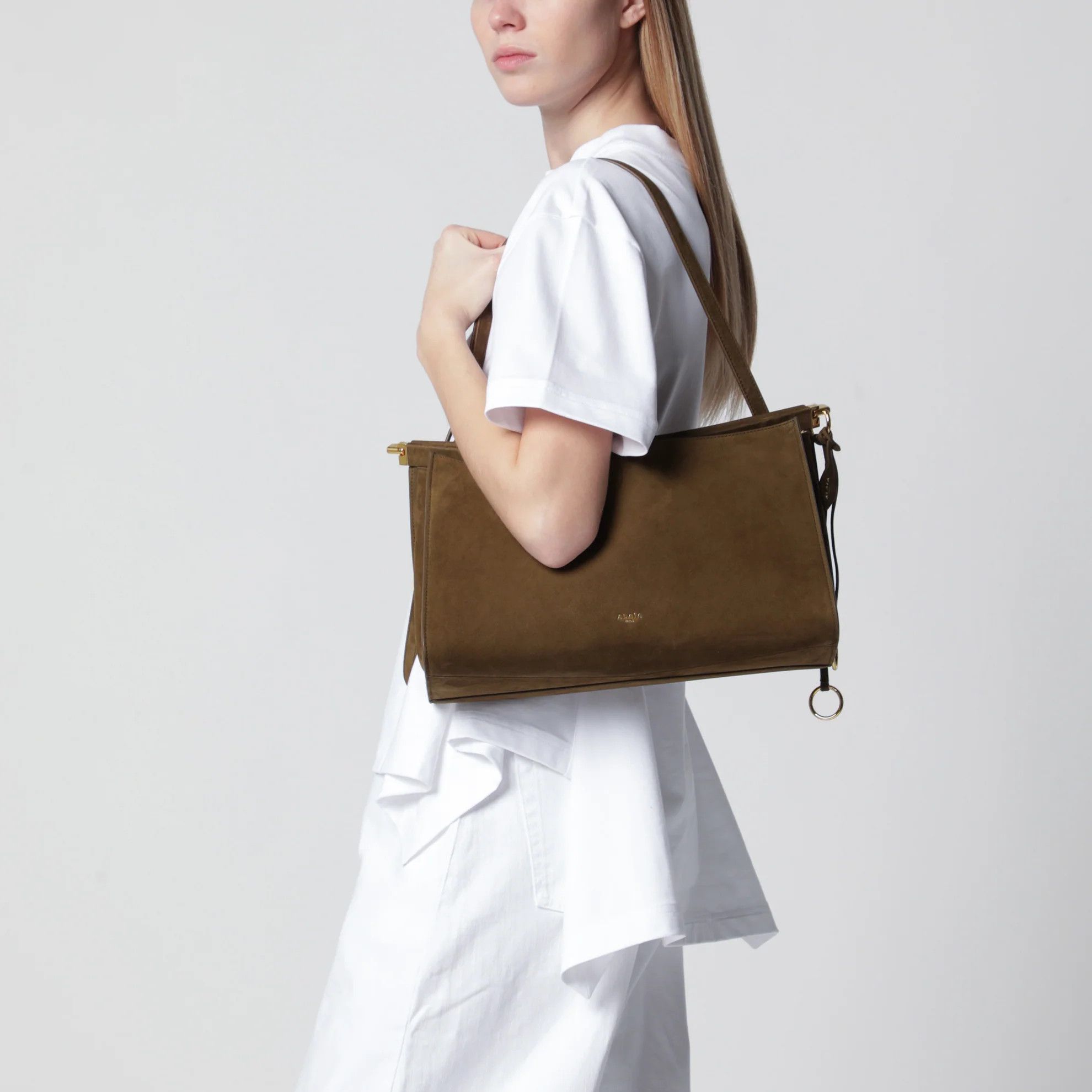Alaia o1d2blof0426 Size: OS / Le Click Pocket Shoulder Bag Size ONE SIZE - 2 Thumbnail