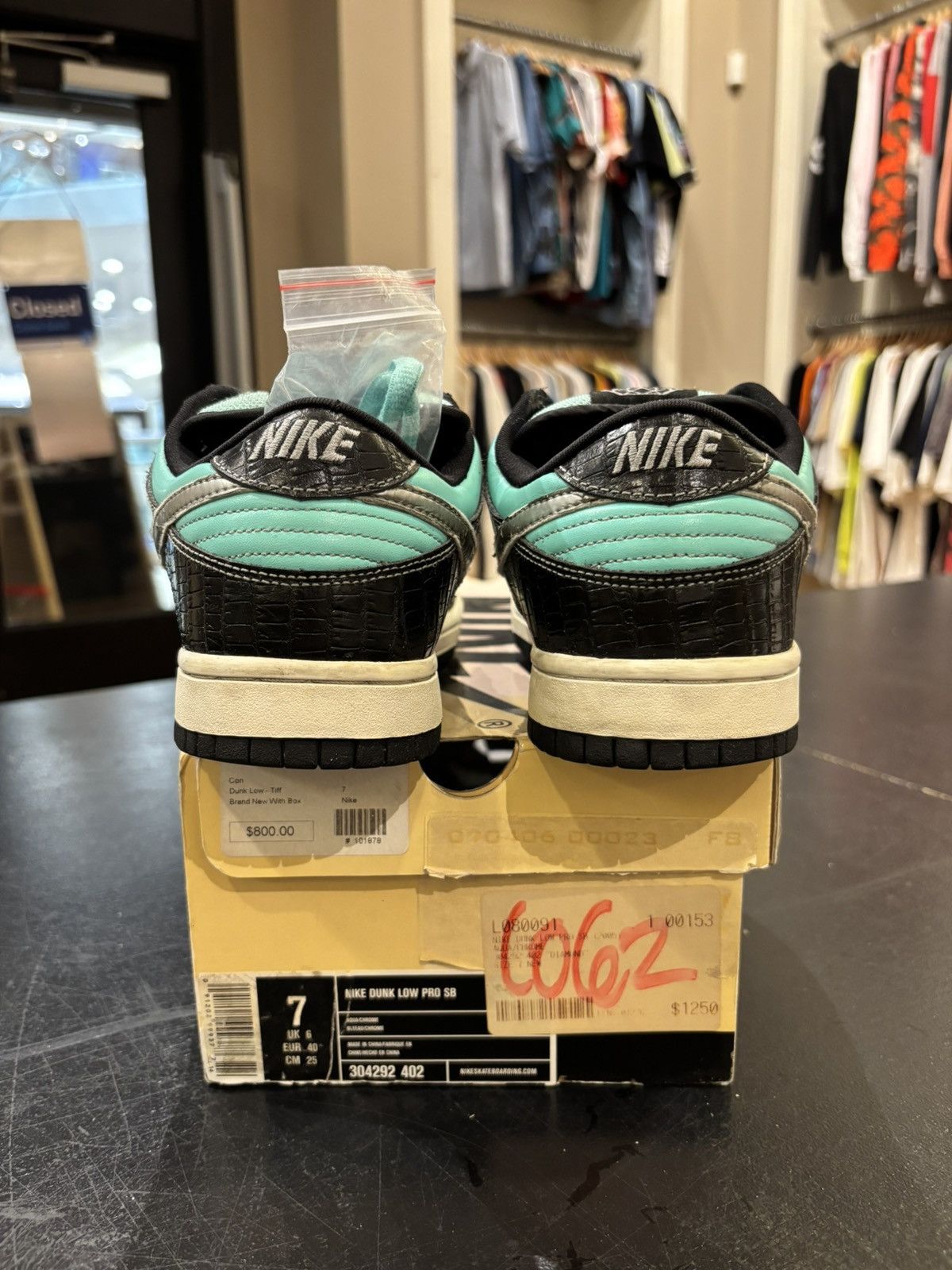 Nike Nike SB Dunk Low ‘Tiffany’ 2005 Size US 7 / EU 40 - 6 Thumbnail
