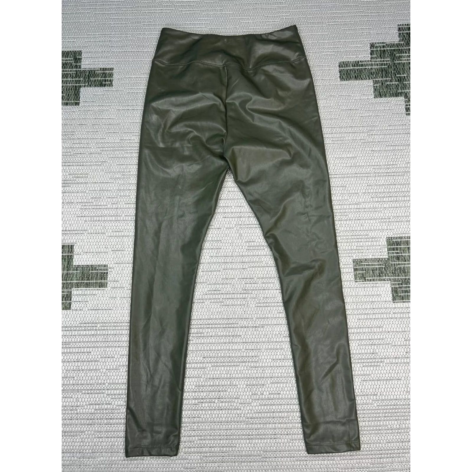 Saks Fifth Avenue Saks Fifth Avenue Leggings Womens Medium Green Mid Rise Athletic Shirt? Size 26" / US 2 / IT 38 - 2 Thumbnail