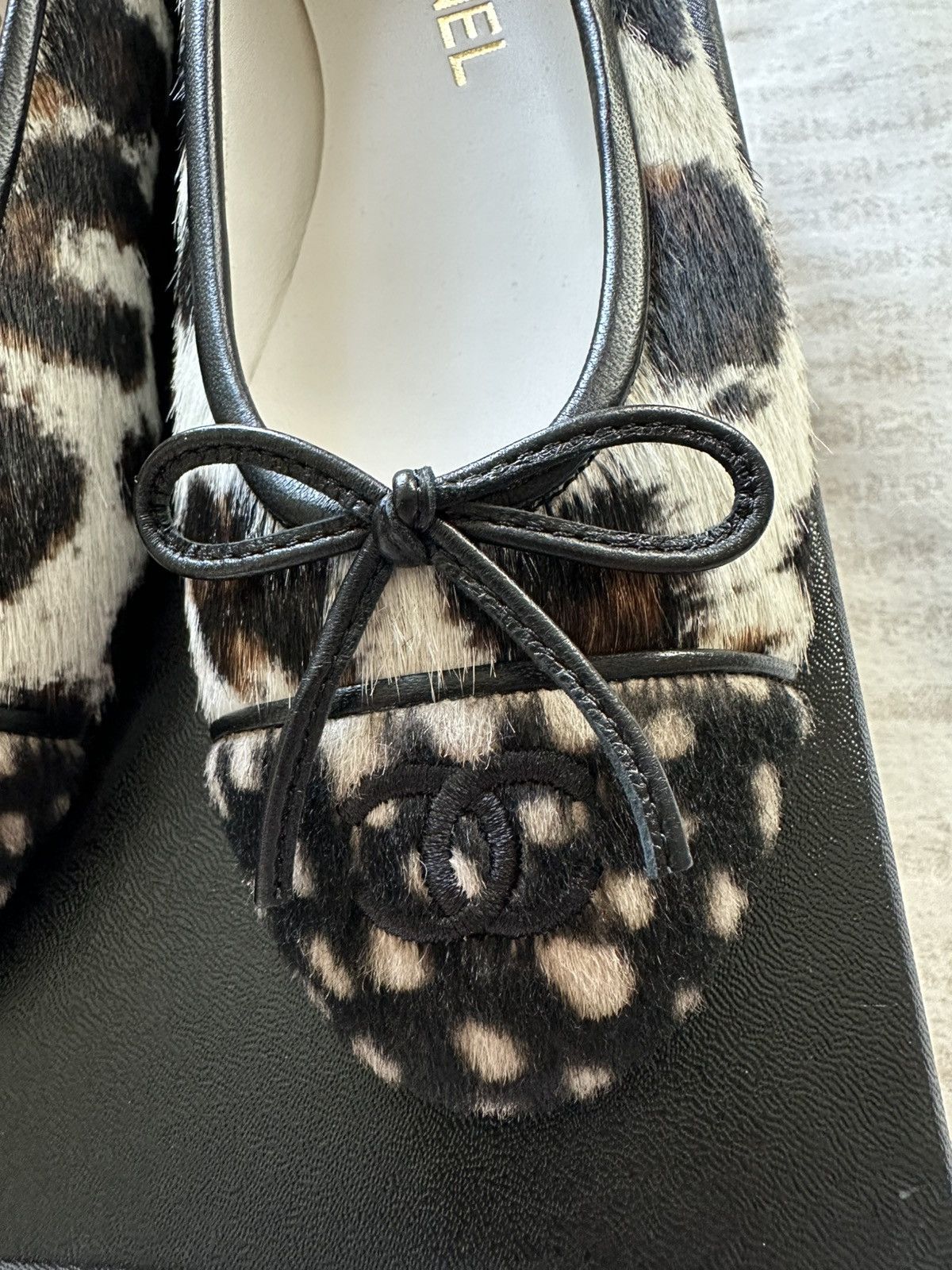 Chanel Chanel 2026S pony hair ballet flat size 36 Size US 6 / IT 36 - 4 Thumbnail