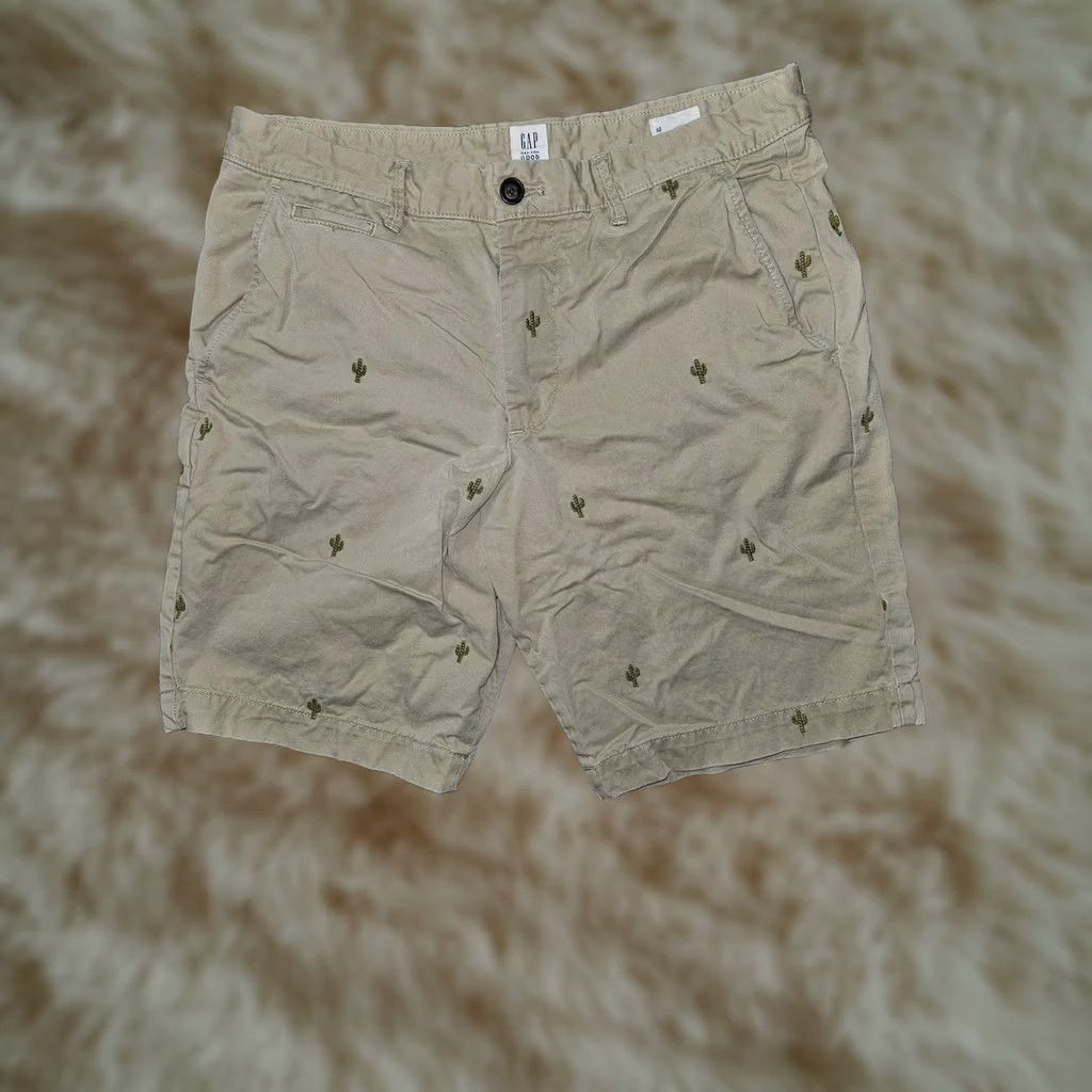 Gap Gap Mens Chino Shorts 32 Beige Cactus Embroidered Cotton Casual Slim? Regular Fit - 9in Inseam - Zip Fly - Pockets - Summer Mens Size US 32 / EU 48 - 1 Thumbnail