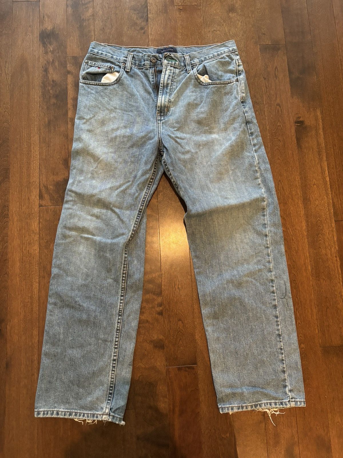 Tommy Hilfiger Baggy Tommy Hilfiger Jeans Size US 34 / EU 50 - 1 Thumbnail