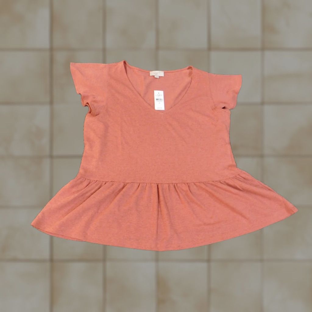 Ann Taylor Ann Taylor Loft Blouse Shirt Womens Medium Pink V-Neck Knit Pollover Pullover Ruffle Short Sleeve Casual Knitt Colorful Stretch Basic Size M / US 6-8 / IT 42-44 - 1 Thumbnail