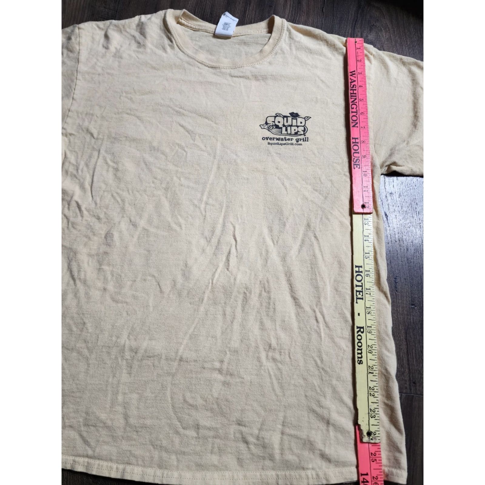 Gildan Gildan Mens L Yellow Graphic Print T-Shirt Squid Lips Overwater Grill Beach Beer Classic Short Sleeve Size US L / EU 52-54 / 3 - 3 Thumbnail