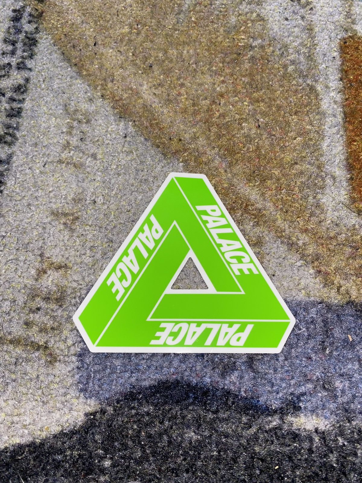 Palace Palace Exclusive Tri Ferg Sticker Size ONE SIZE - 1 Preview