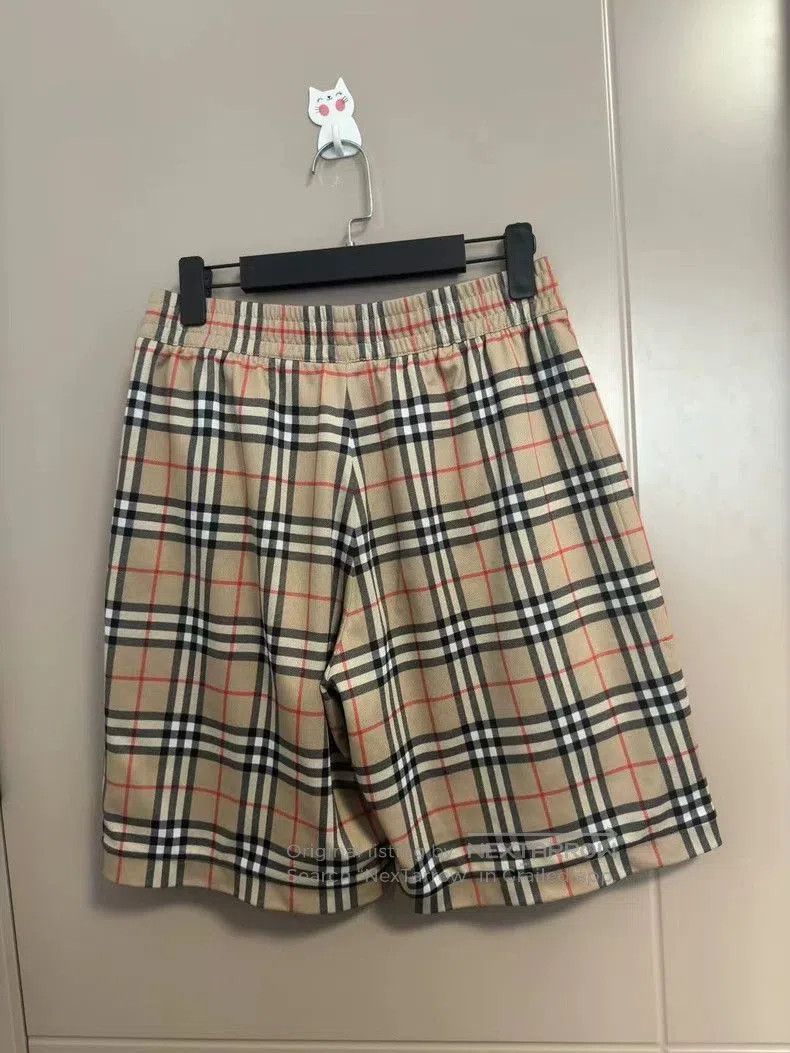 Burberry Burberry Plaid Shorts. Size US 29 - 2 Thumbnail